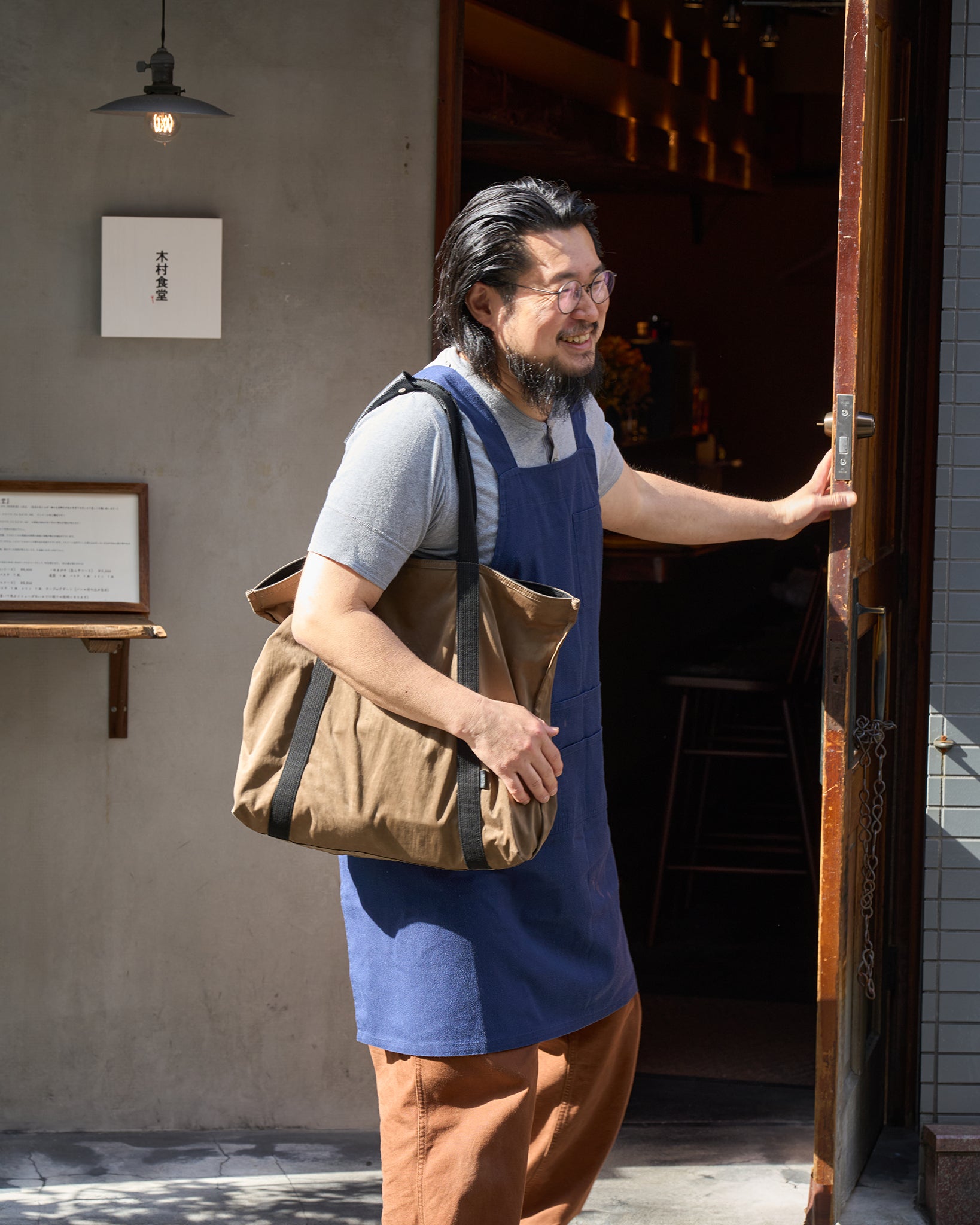 あのひと、にあう革。木村良平さんに、「ミルスペックナイロン」 – REN