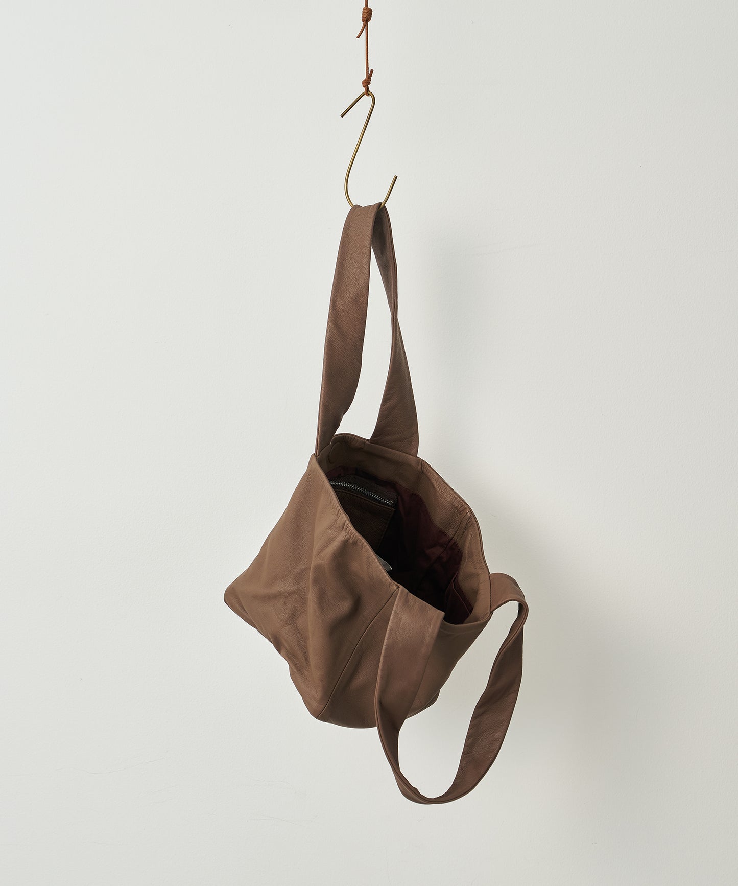 #11《BF SALE 20%》キャリートート (dark brown) / やぎ革・ベアー