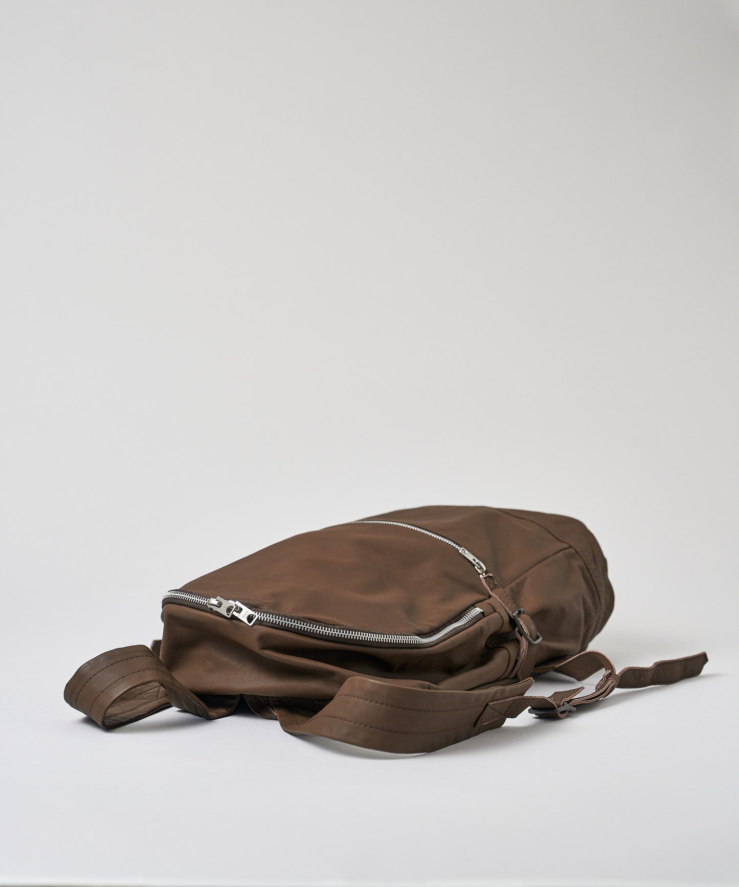 #11《SALE 30%》デイリュックミッド (dark brown) / やぎ革・ベアー