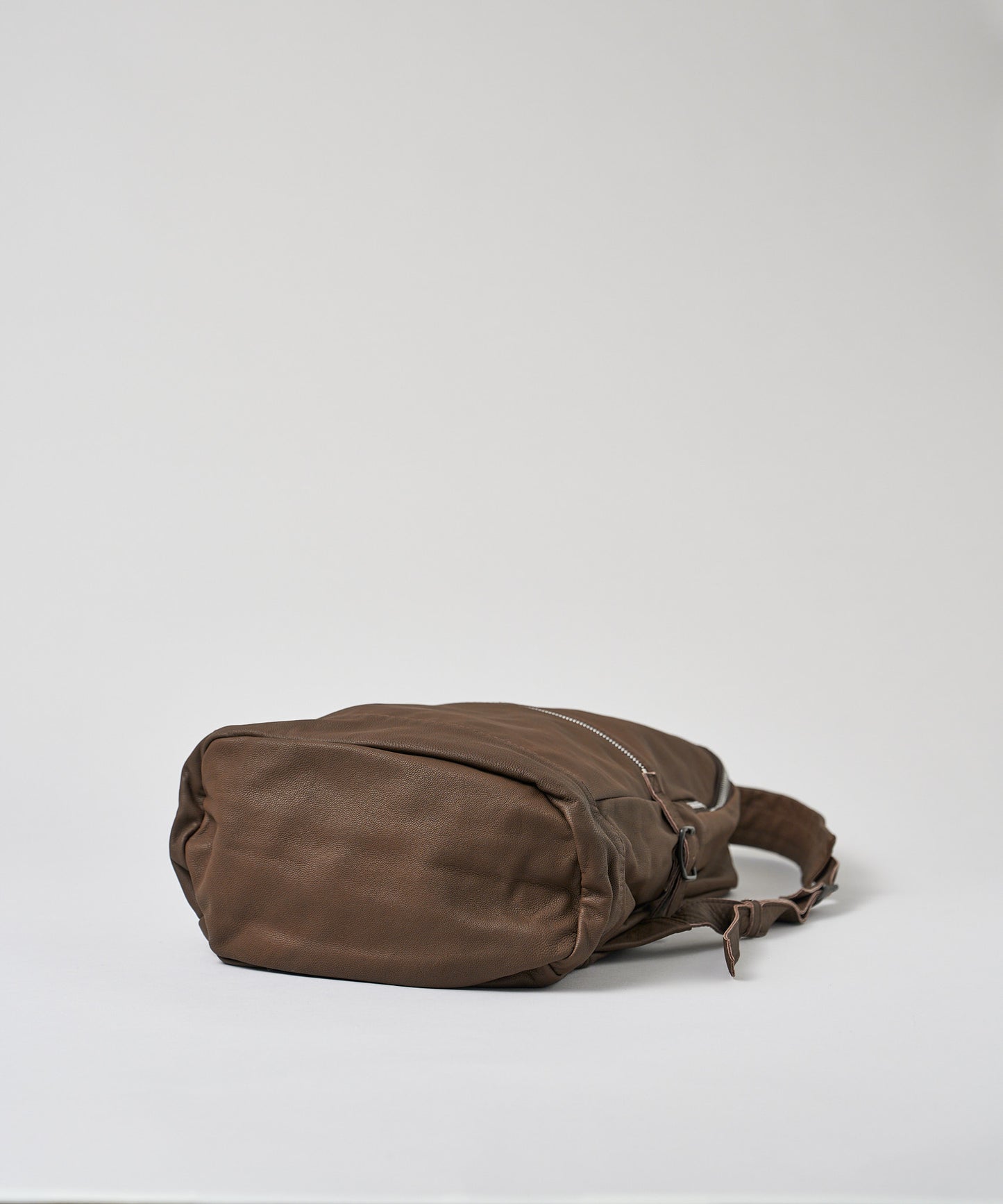 #11《SALE 30%》デイリュックミッド (dark brown) / やぎ革・ベアー