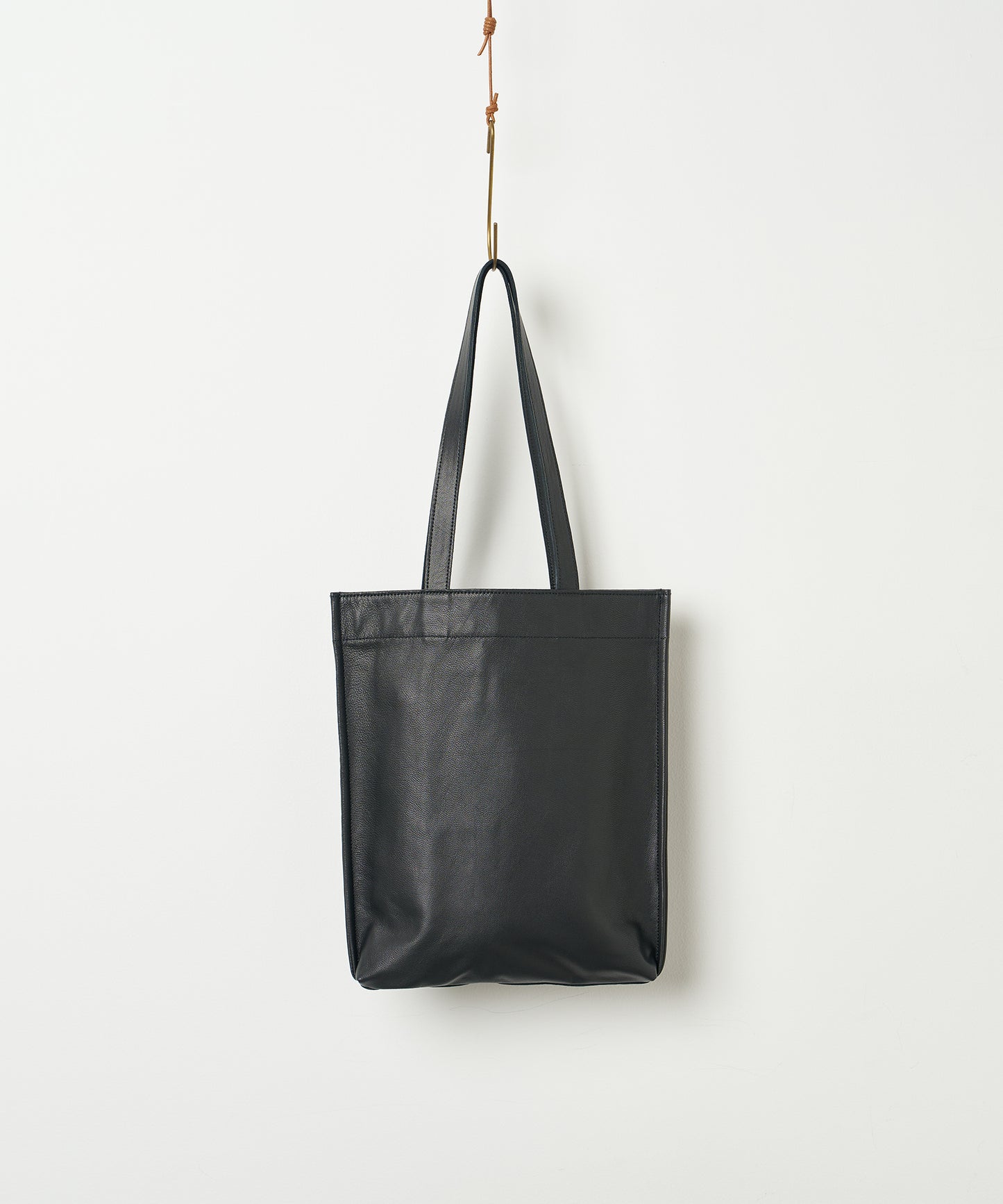 #15/ ドキュメントトート14-inch(black)/ やぎ革・スティル