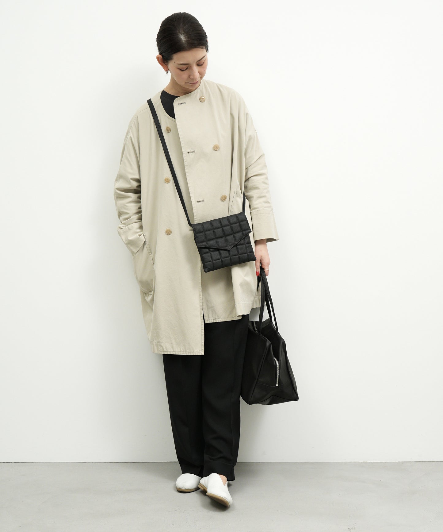 black / 旅行バッグとしても
