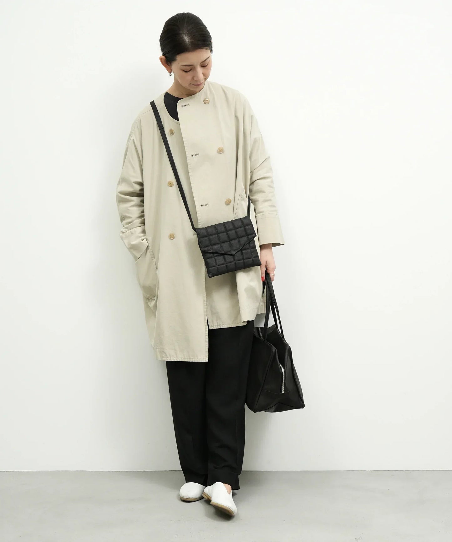 black / 旅行バッグとしても