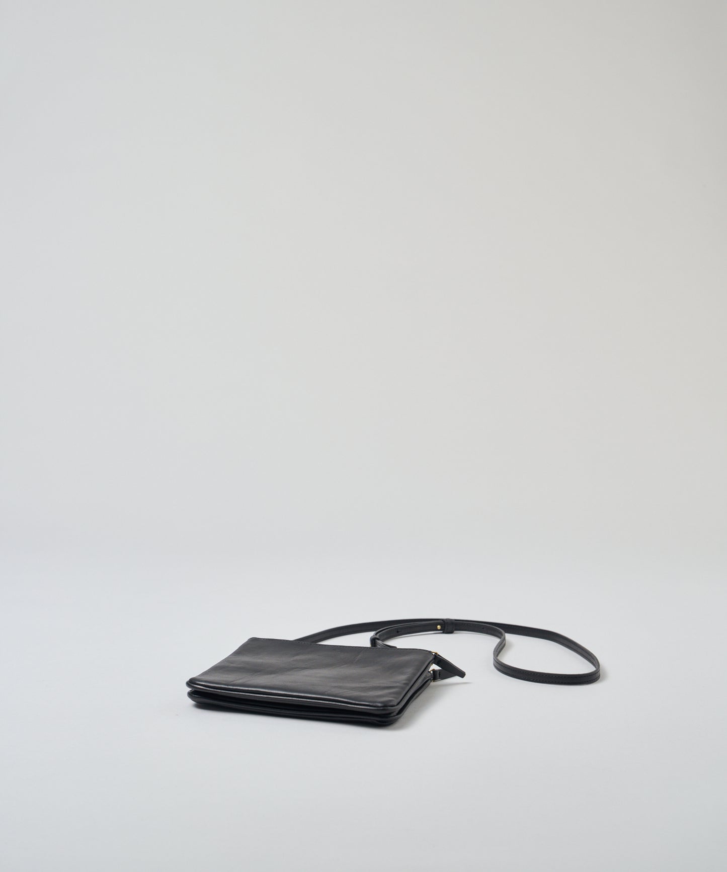 #45《BF SALE 10%》バタフライショルダー(black)/ 牛革・アペルト