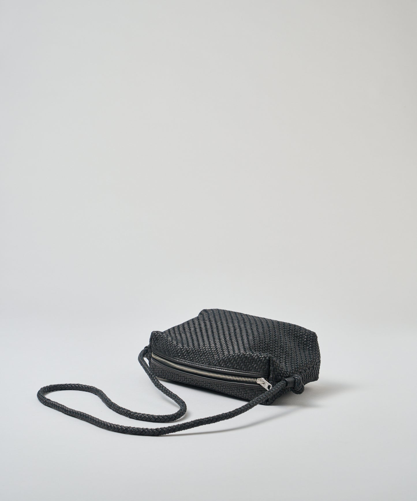 #60/ バレルショルダーM(black)/ 羊革・シープメッシュ