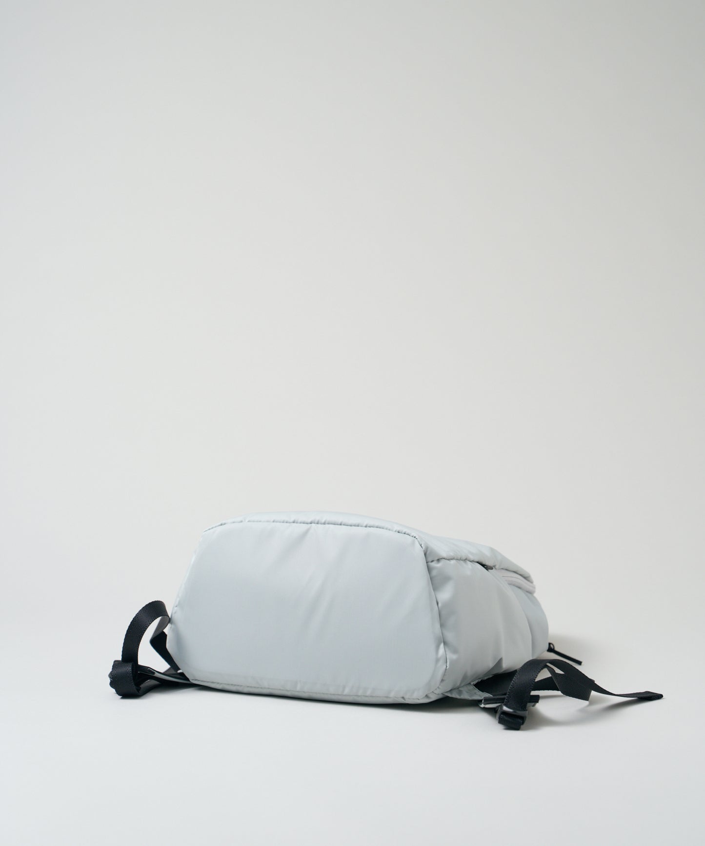 #87/ ライズパック 16L(silver gray)/ Basic Nylon