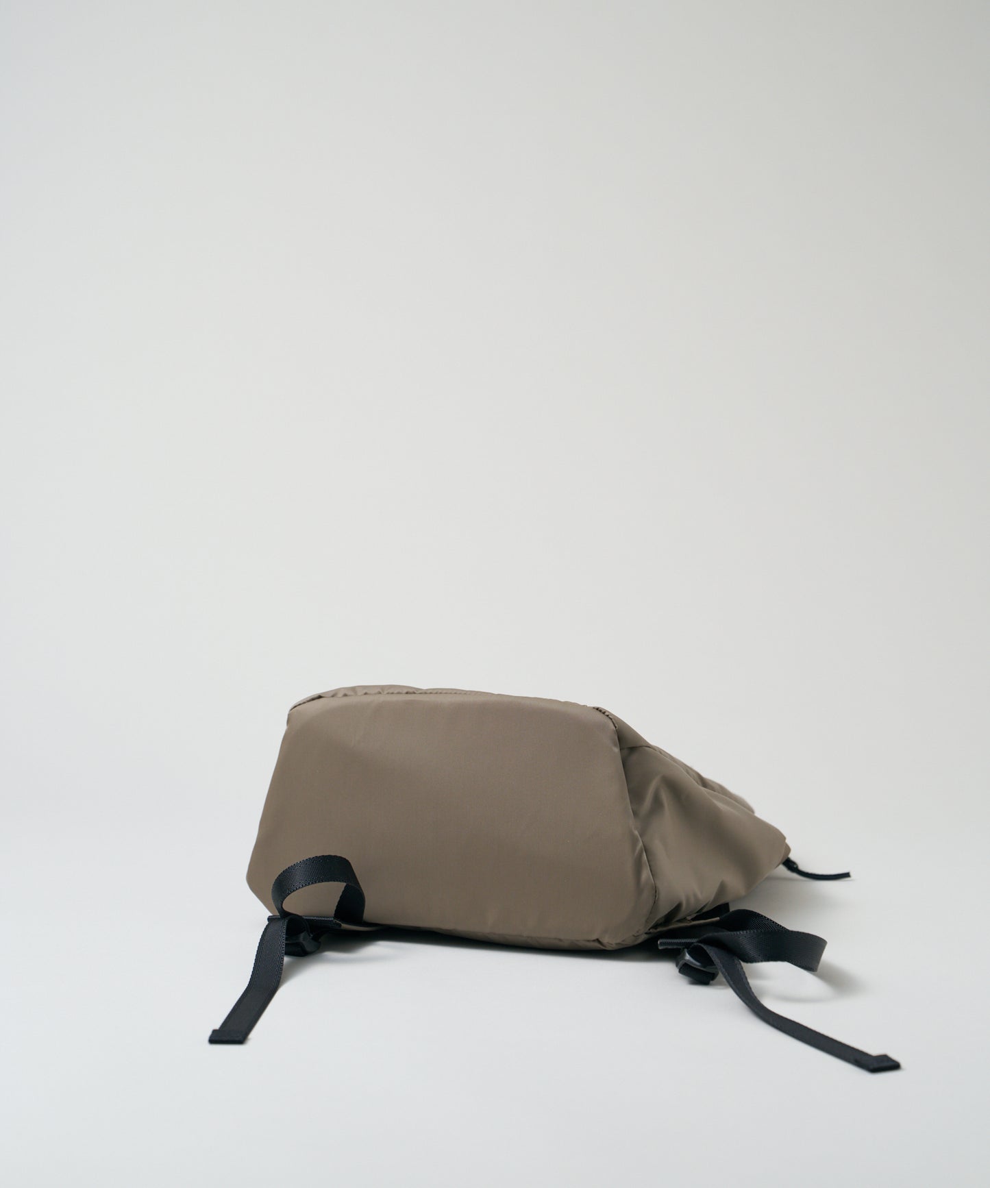 #87/ ライズ・パック 16L(khaki gray)/ Basic Nylon