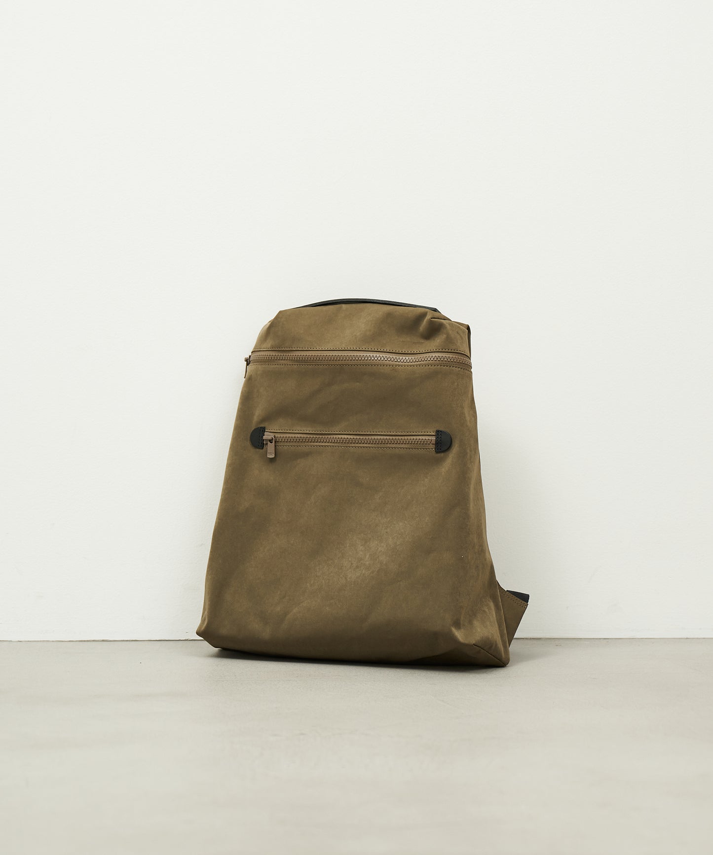 #89《~5/6 10%》フラットリュック(khaki)/ HD NYLON