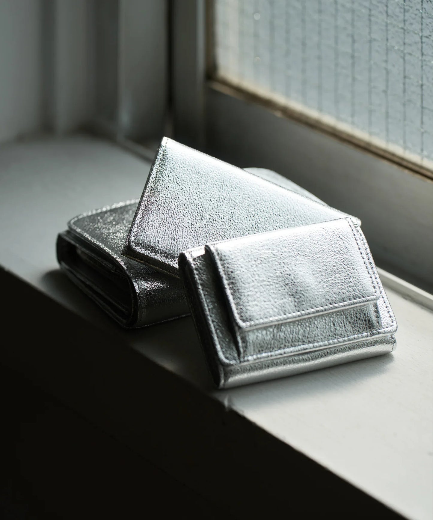 #18/ ポストマンウォレットS(silver)/ やぎ革・グリッター - REN