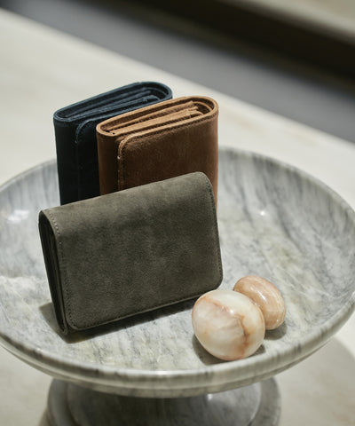 #33 / ポストマンウォレットS(dark gray)/ ピッグスキン・スモーク