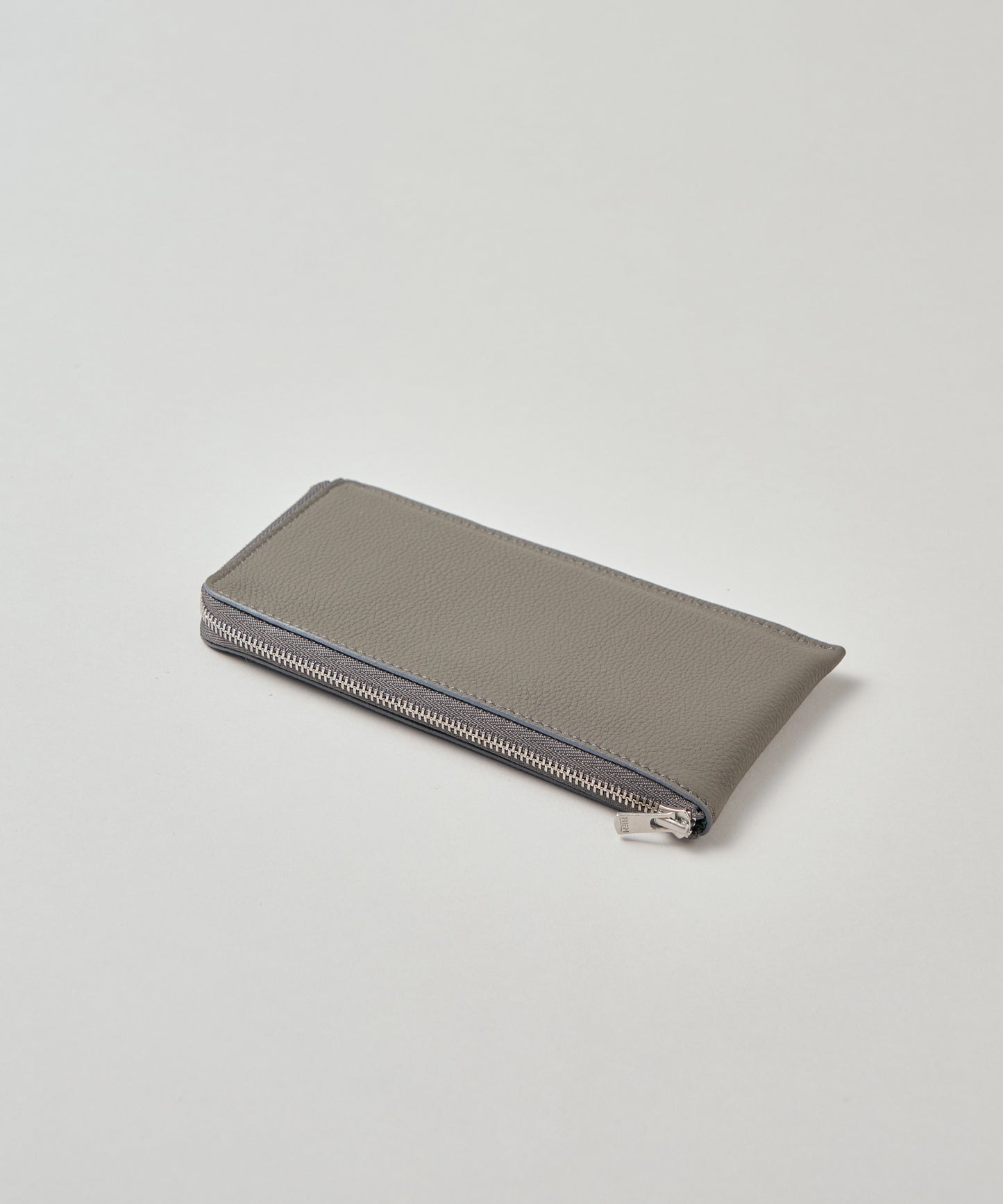 #49 / アドレスウォレット・フラットロング(matte gray)/ 牛革・バブルカーフ