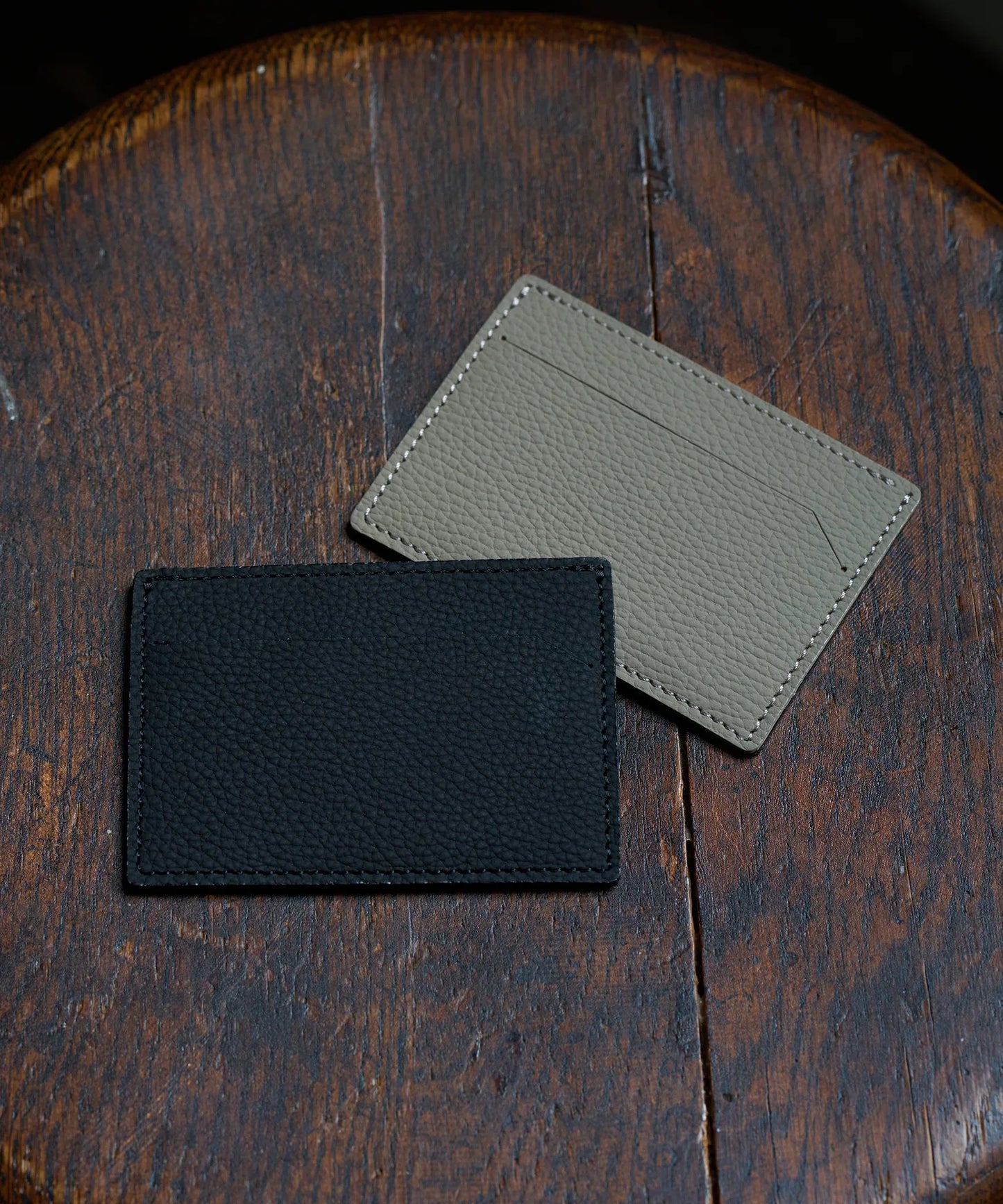 #51/ スリーブパス(almond gray)/ 牛革・フィリップ