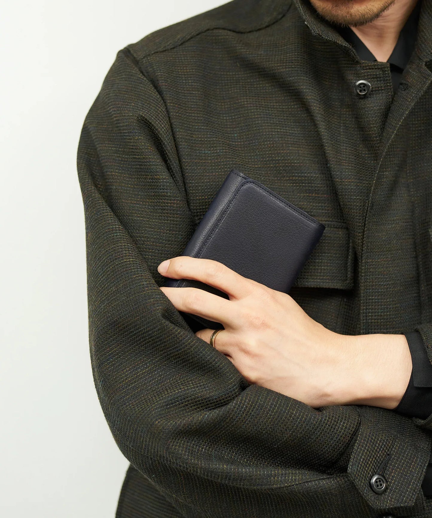 #55b/ ポストマンウォレットS(indigo blue)/ 牛革・ベビーバッファロー - REN