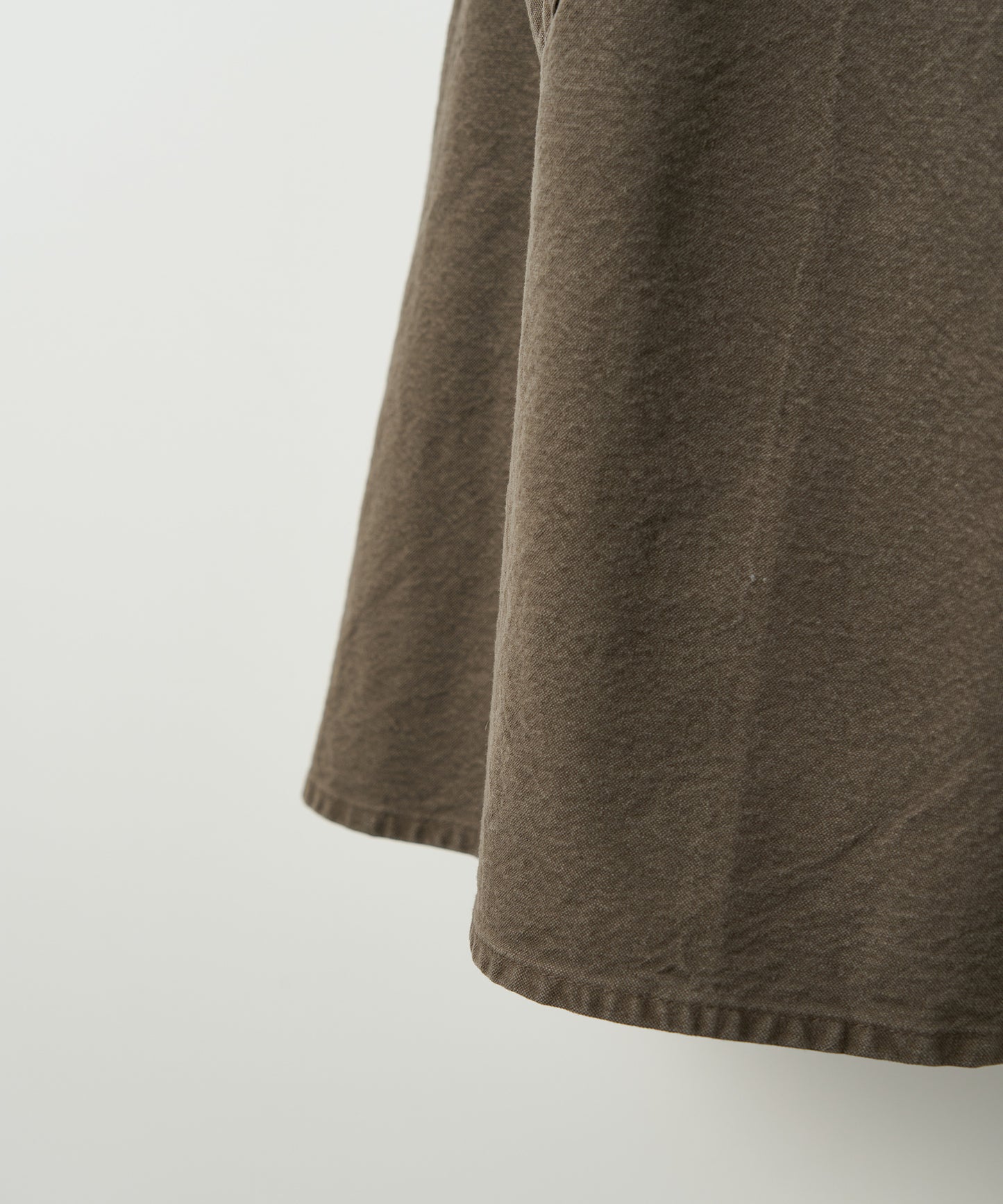 #74/ ユニエプロン(Logwood gray)/ NATURE DYE