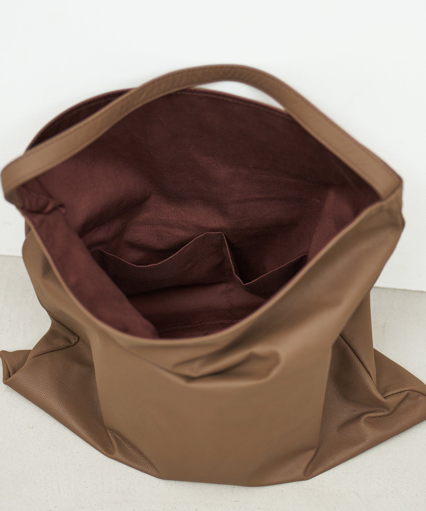 #11《SALE 20%》ベーシックスクエアL(dark brown) / やぎ革・ベアー