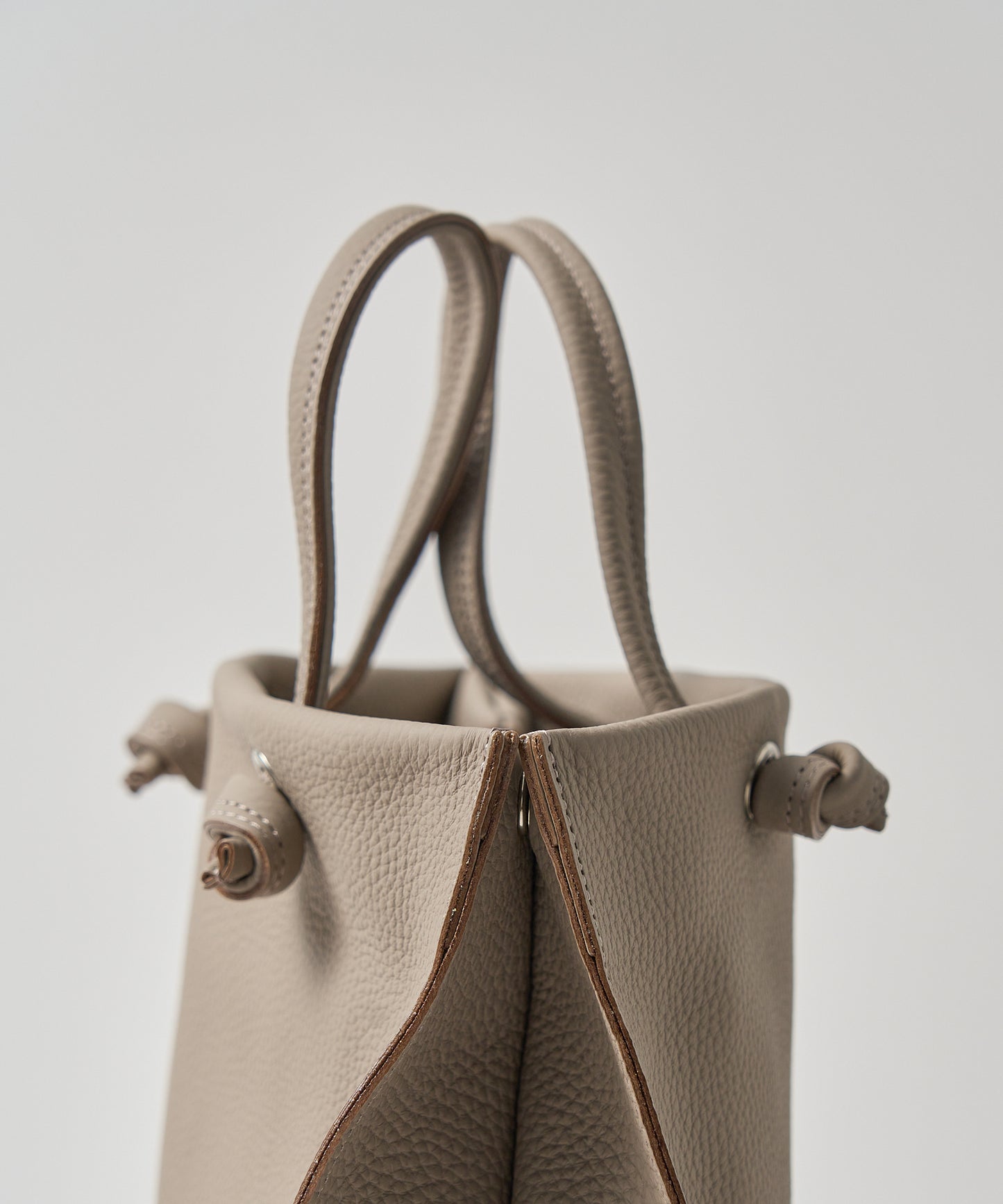 両サイド / ホック付き