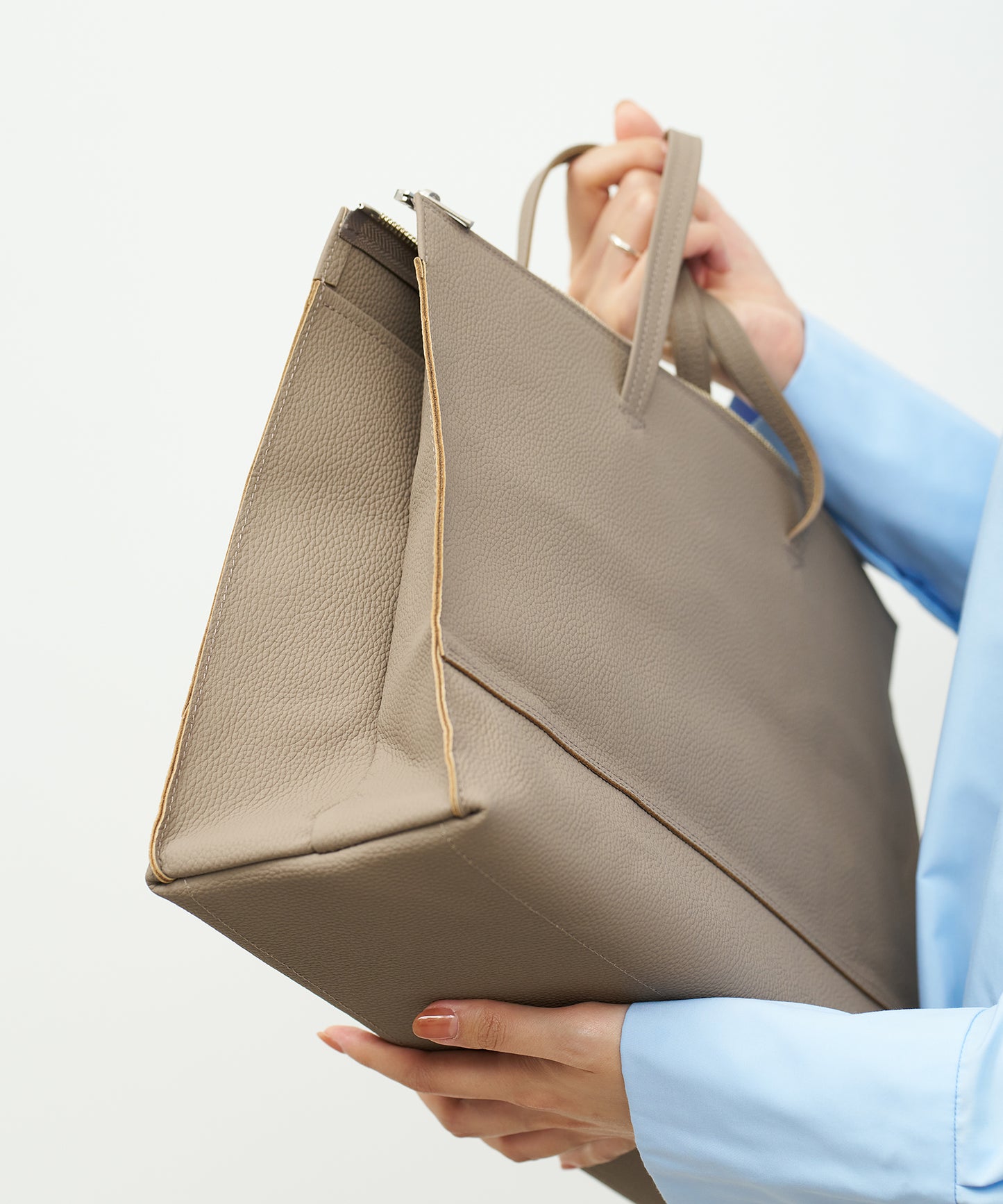 #51b《SALE 20%》クルーズショッパーL(alomnd gray)/ 牛革・フィリップ