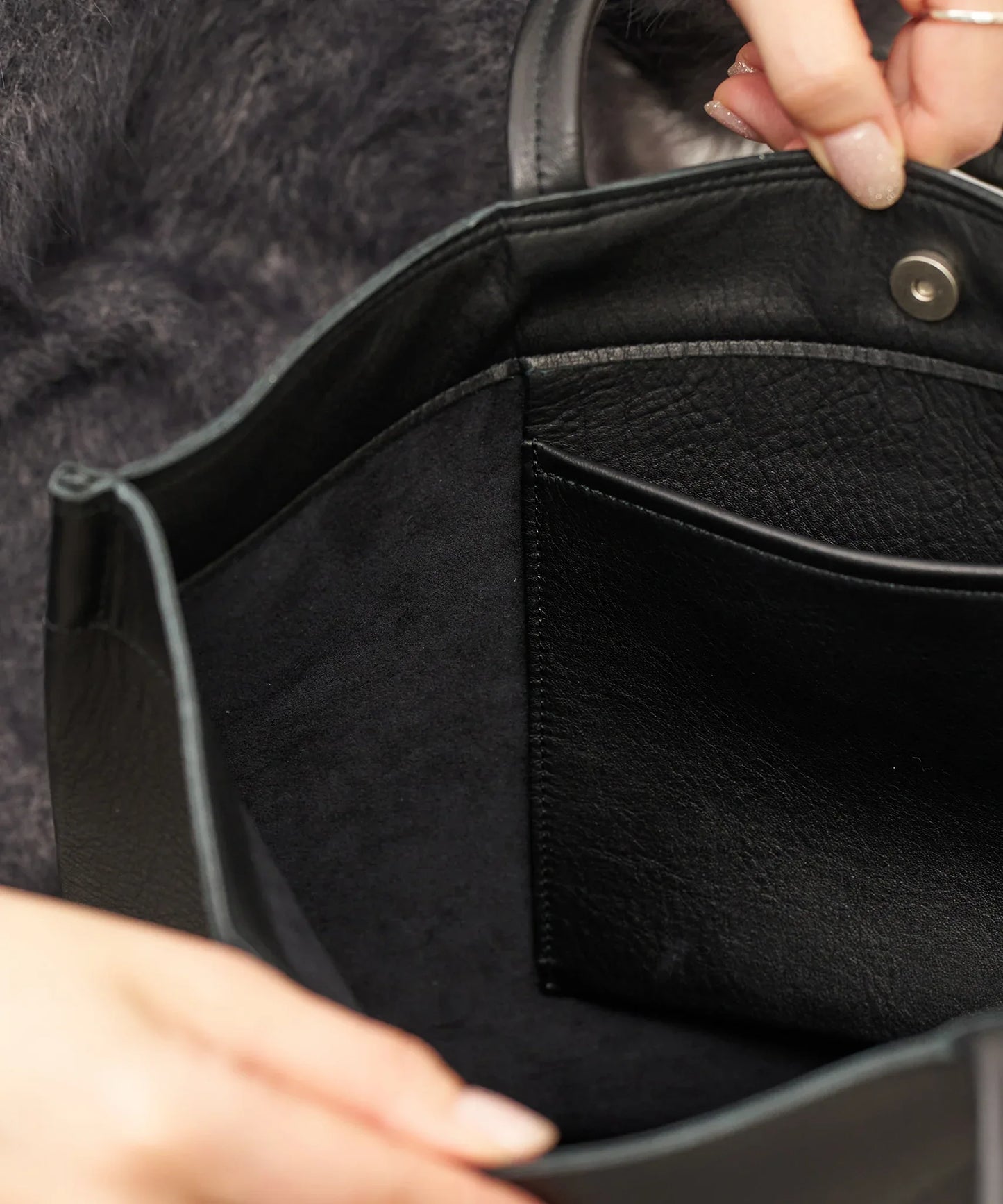 #52b《SALE 30%》ランチバッグM(black)/ 牛革・バレンシア - REN
