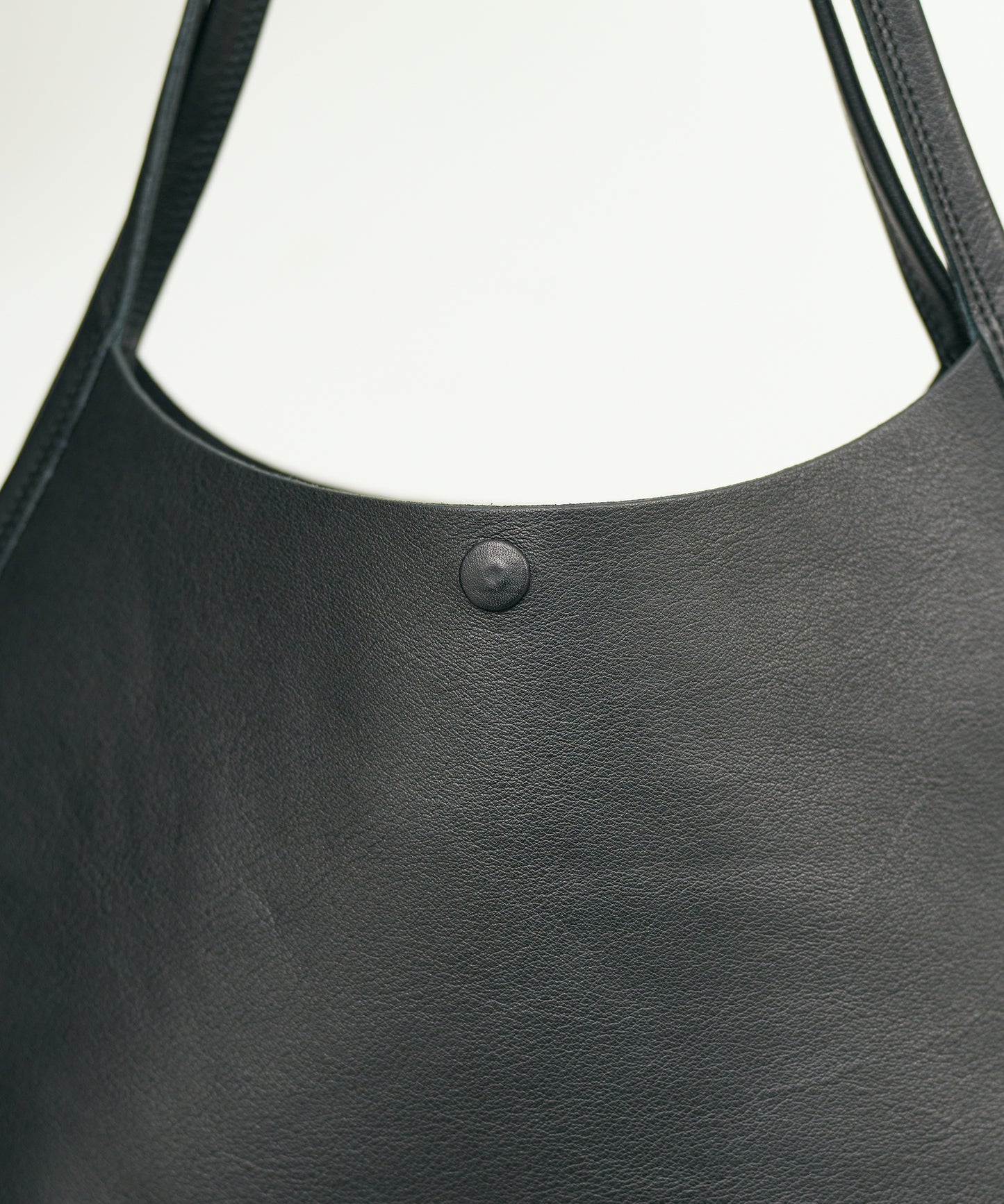 #52b/ サークルトート (black) / 牛革・バレンシア