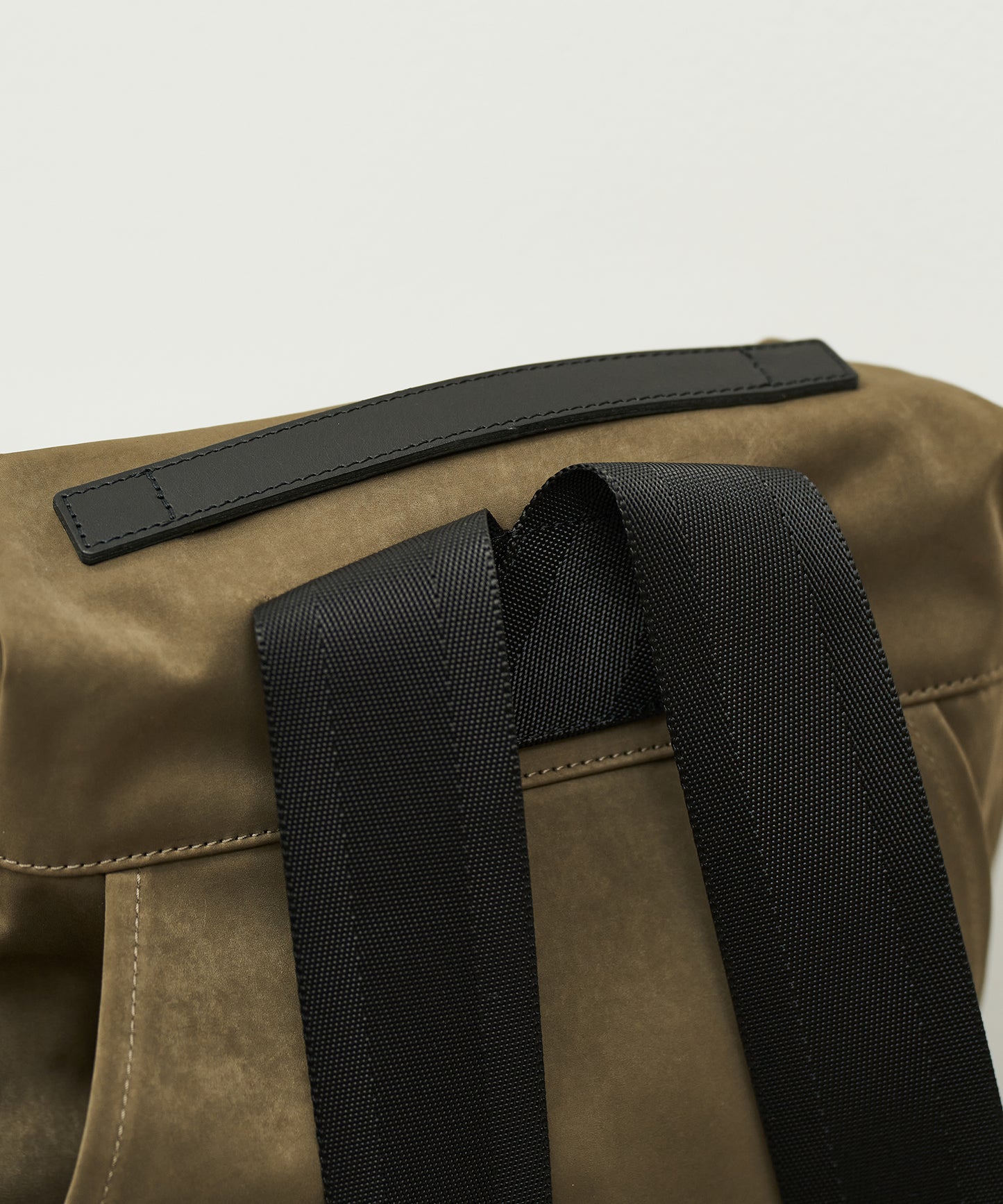 #89《~5/6 10%》フラットリュック(khaki)/ HD NYLON