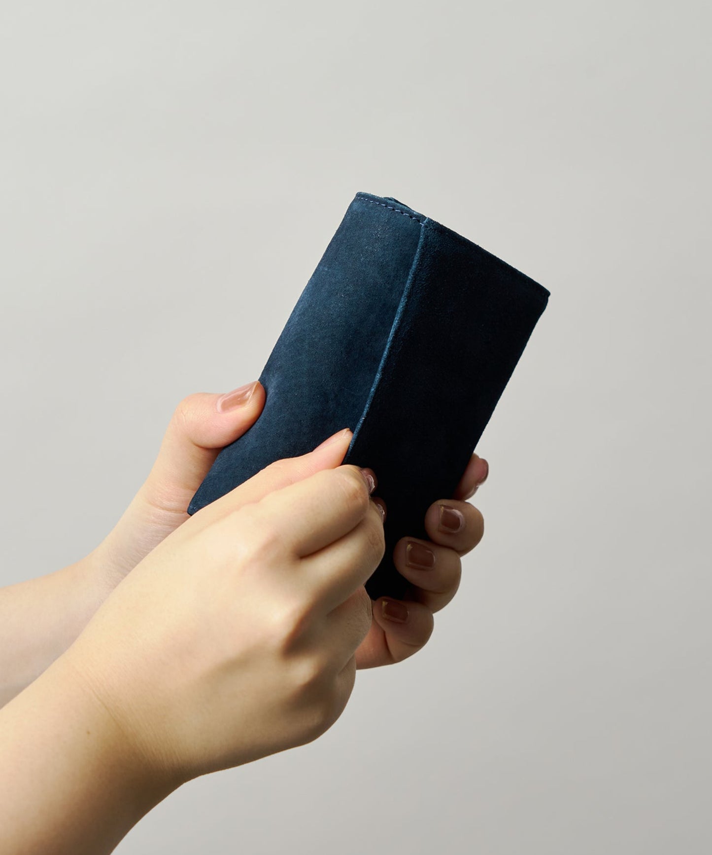 #33 / ポストマンウォレットS(navy blue) / ピッグスキン・スモーク