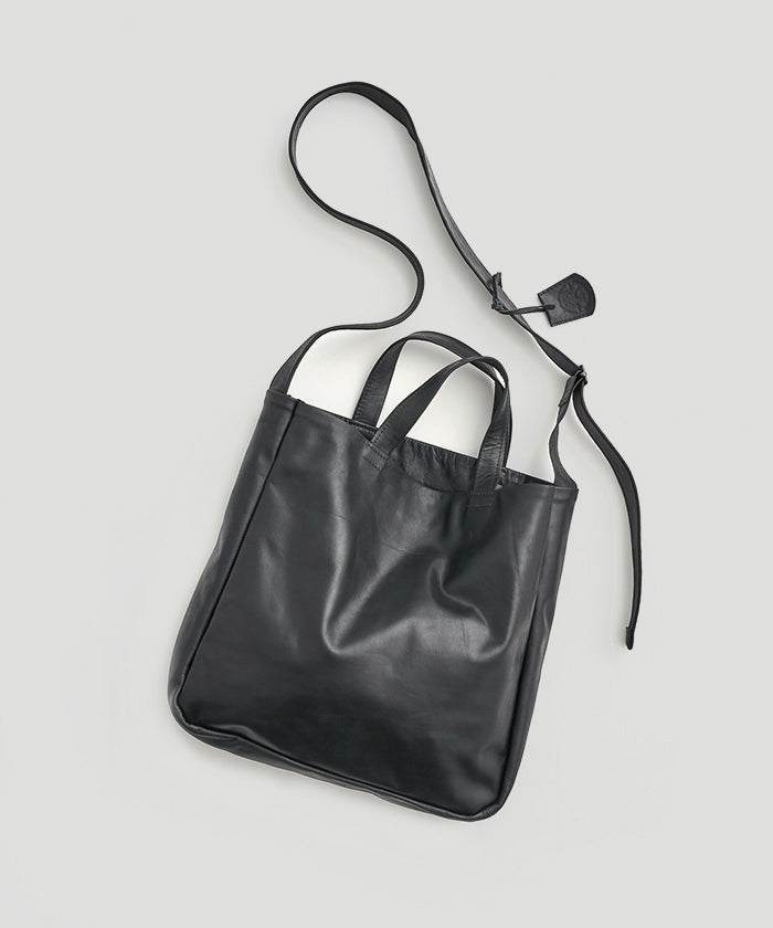 ショルダーバッグ / 2way》シンプルな牛革のレザーバッグ。 – REN