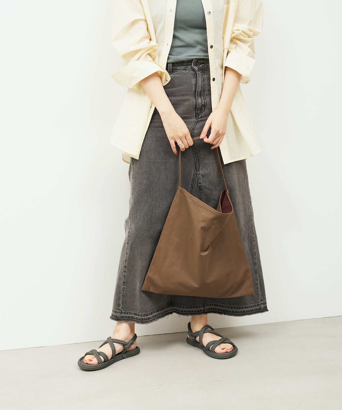 #11《SALE 20%》ベーシックスクエアL(dark brown) / やぎ革・ベアー