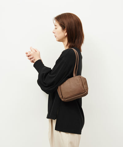 #11 / スラウチーボックスバッグXS (dark brown) / やぎ革・ベアー