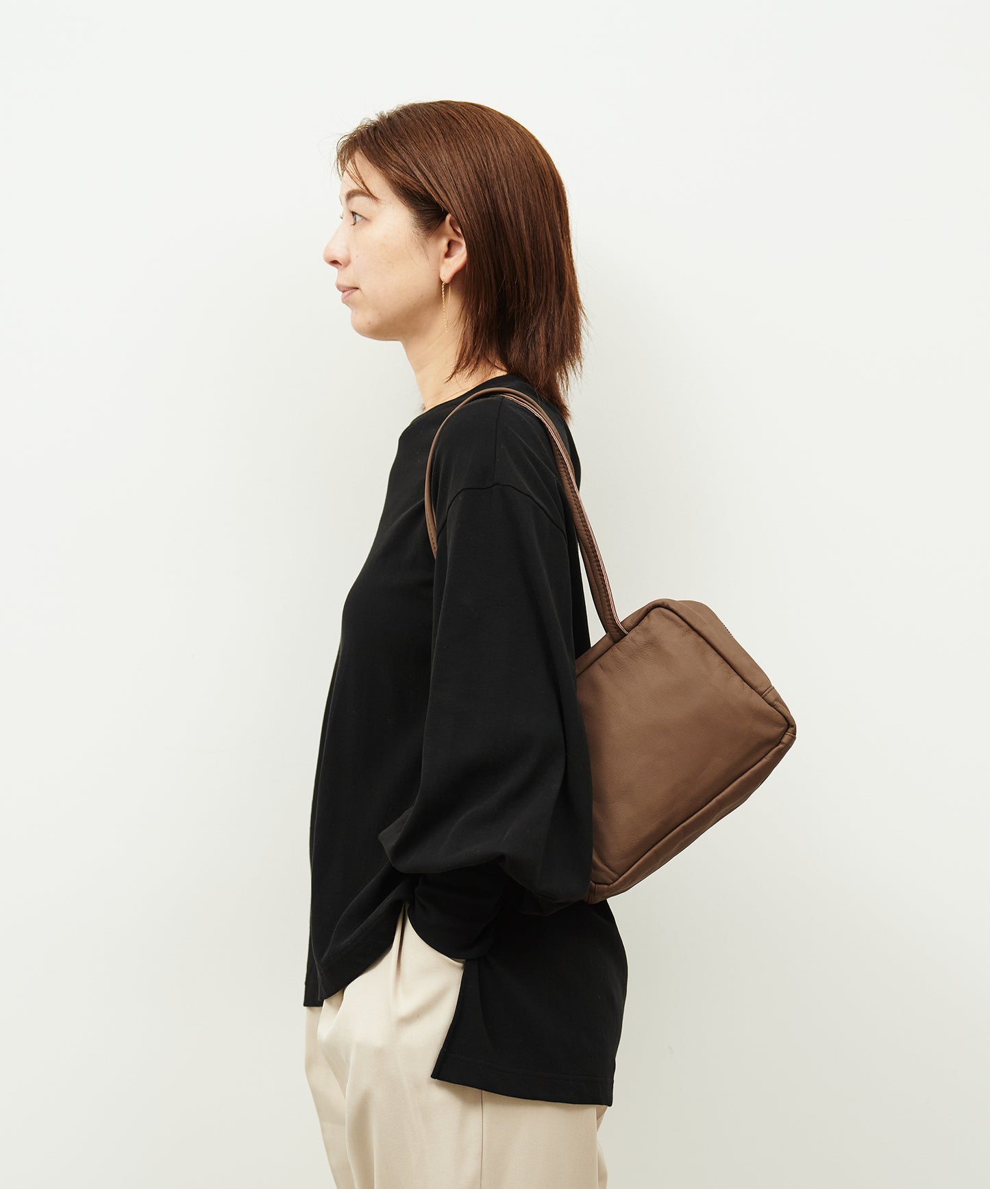 #11/ スラウチーボックスバッグS (dark brown) / やぎ革・ベアー