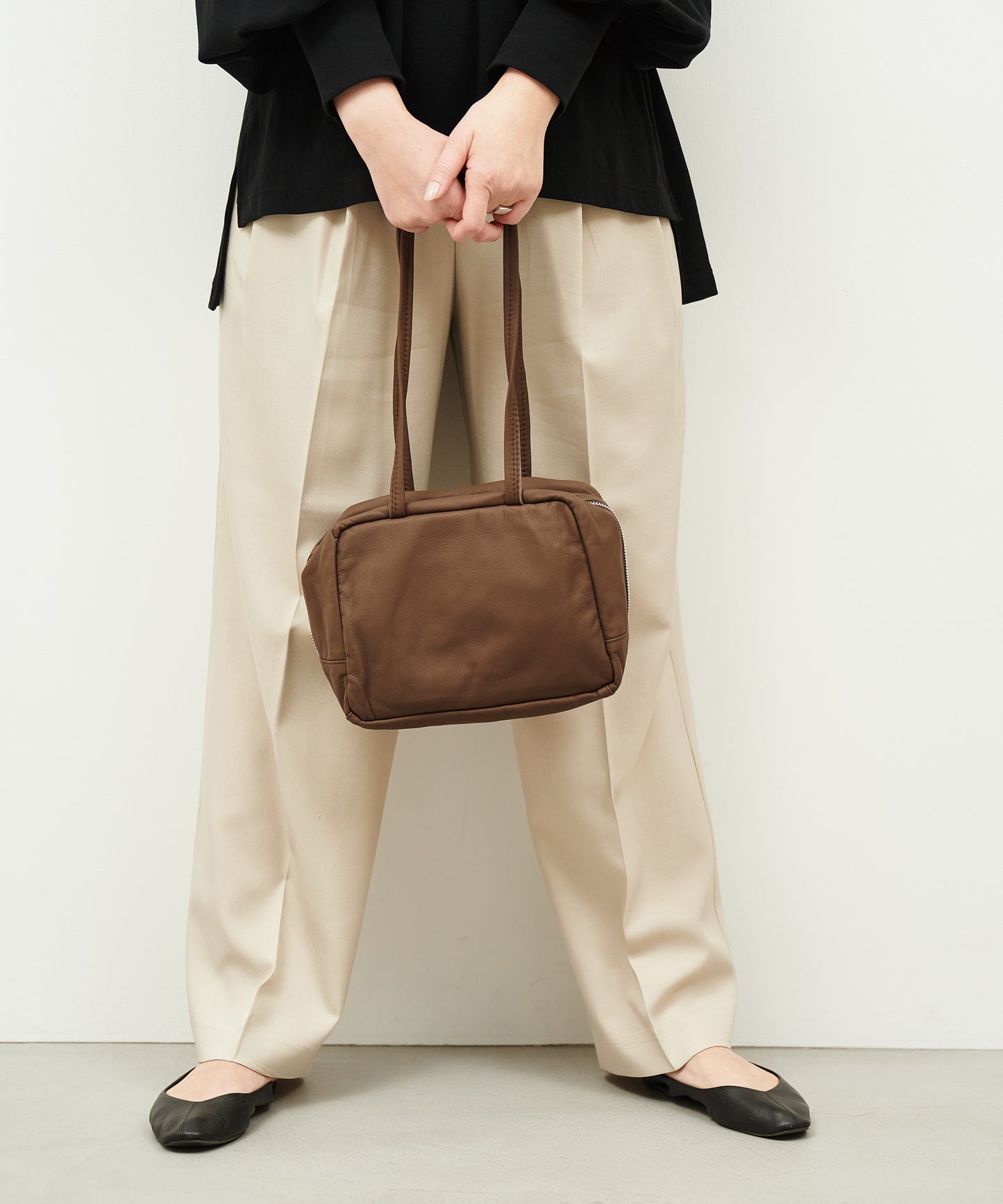 #11/ スラウチーボックスバッグS (dark brown) / やぎ革・ベアー
