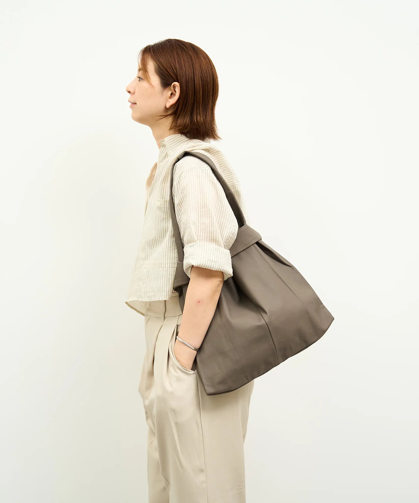 REN 2way レジブクロM(本革トートバッグ) REN】《トートバッグ 》軽くて柔らかい、2way仕様のレジブクロ型レザー