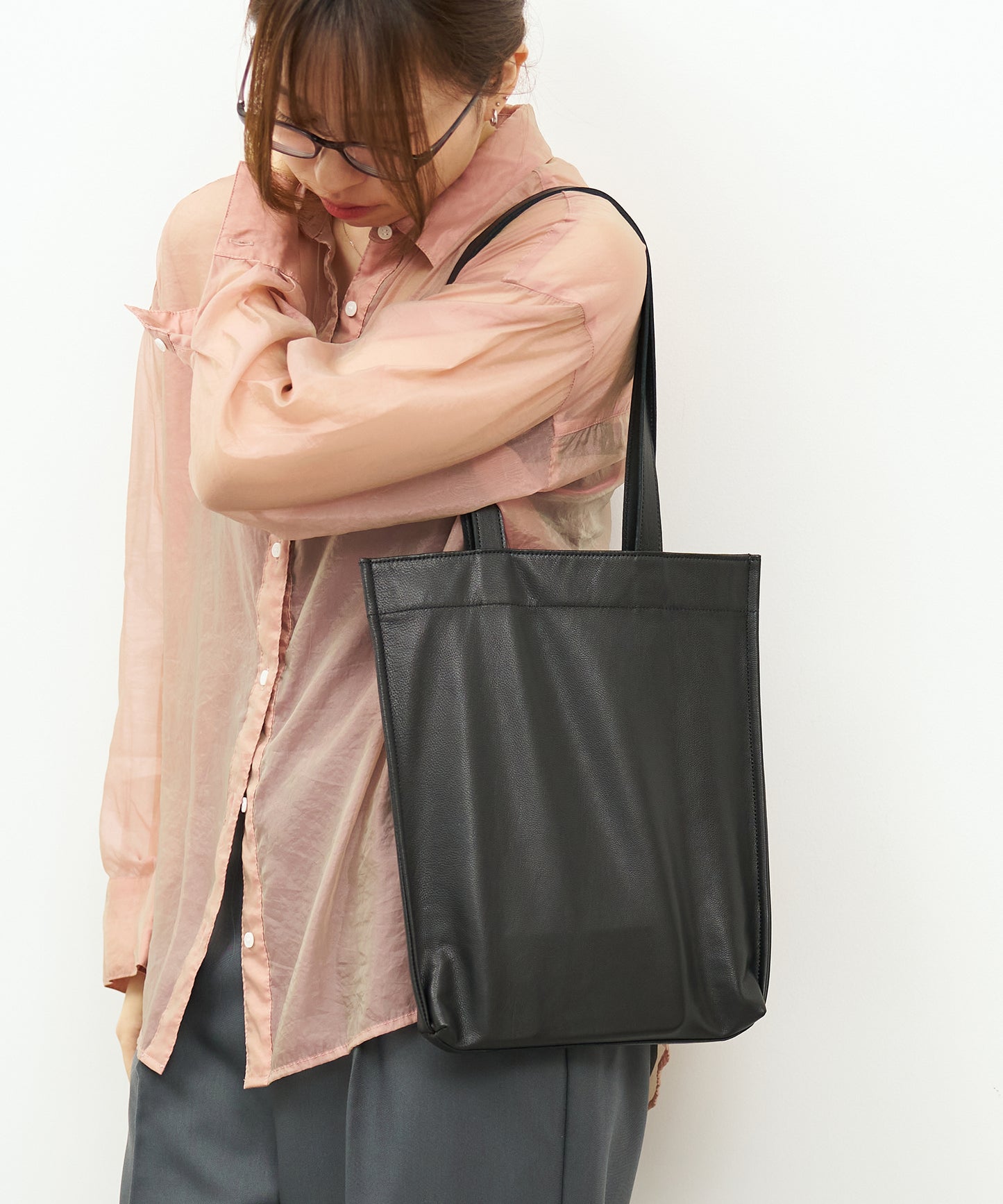 #15/ ドキュメントトート14-inch(black)/ やぎ革・スティル