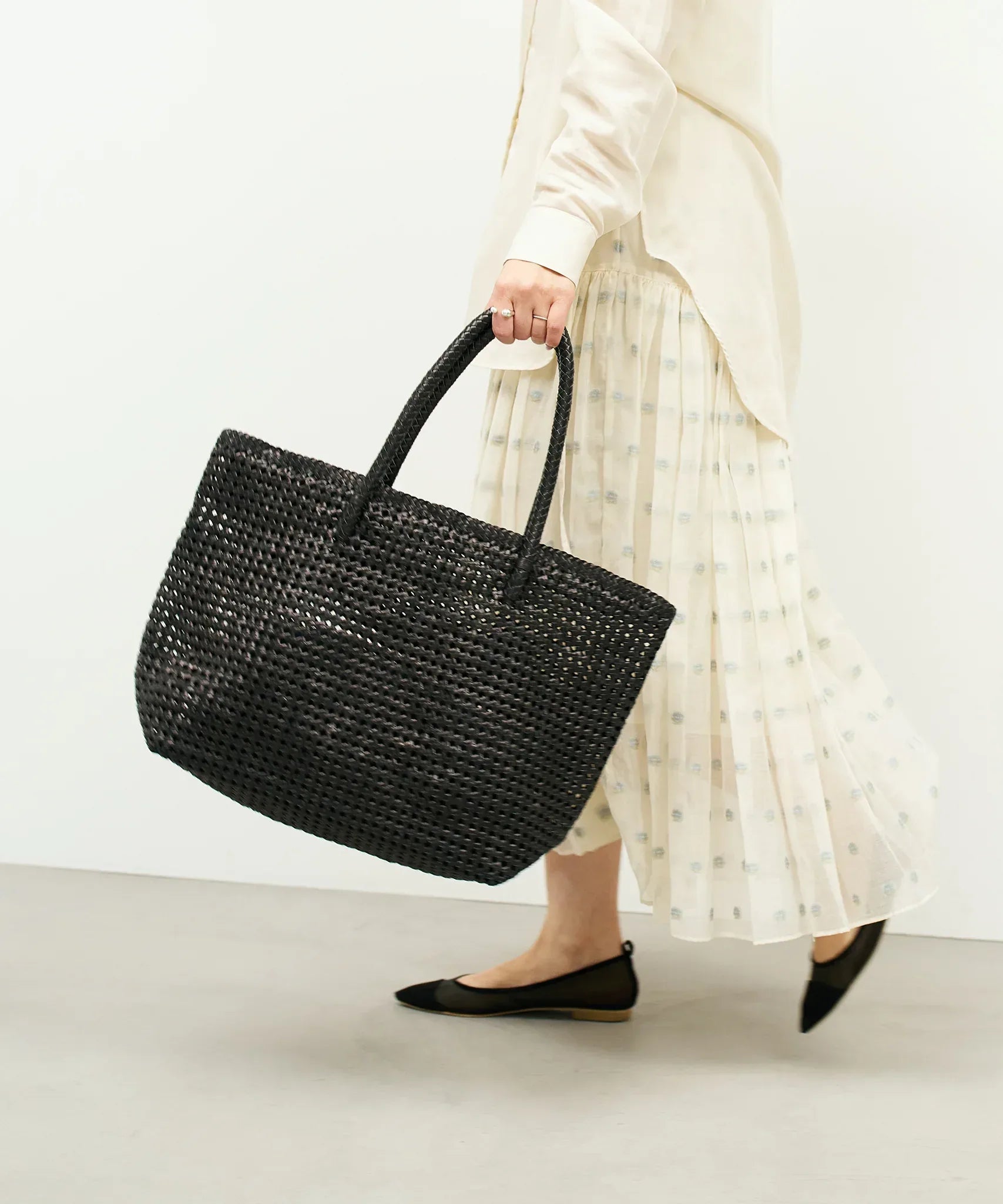 春夏に最適なやぎ革メッシュトートバッグ - 涼しげで上品なデザイン – REN