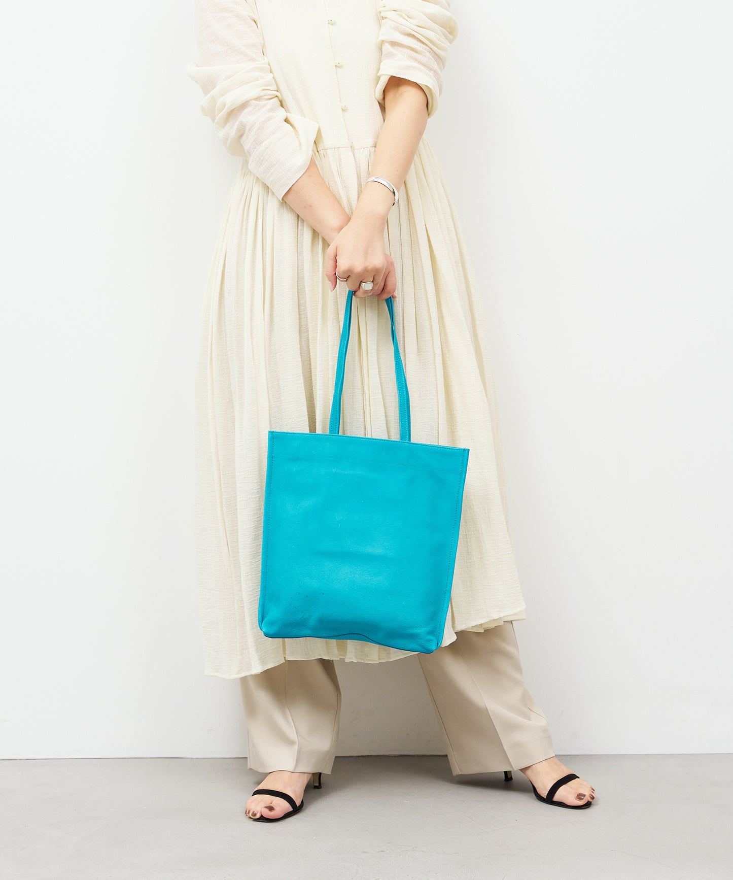 #30《SALE 30%》ドキュメントトート(turquoise) / ピッグスキン・ハリー