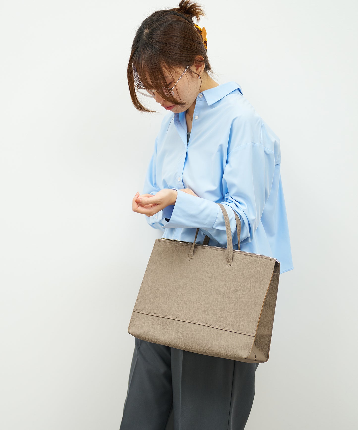 #51b《SALE 20%》クルーズショッパーL(alomnd gray)/ 牛革・フィリップ