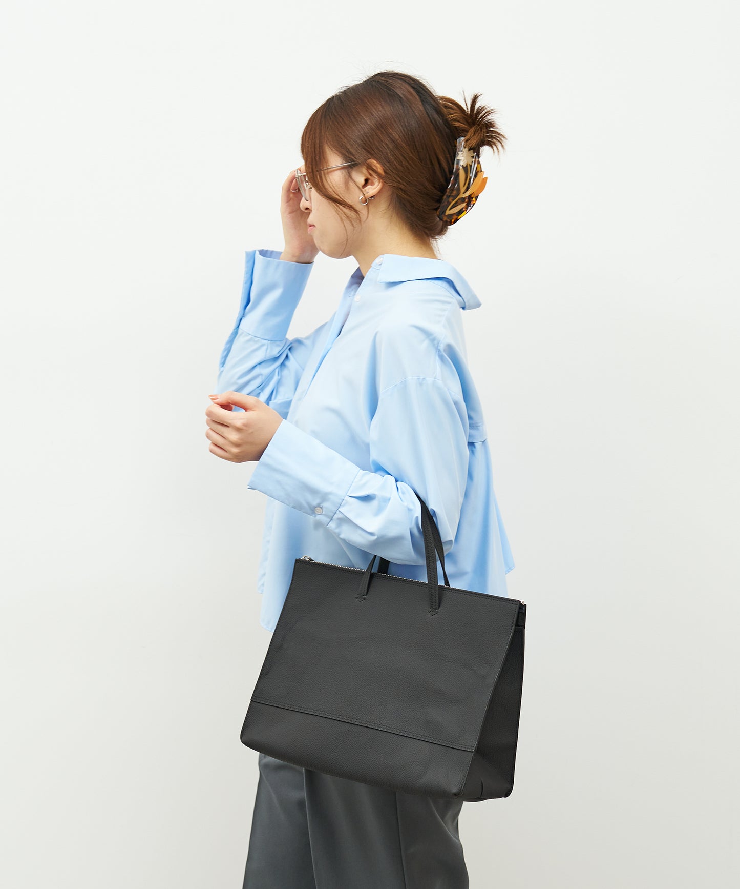 #51b《SALE 20%》クルーズショッパーL(ink black)/ 牛革・フィリップ