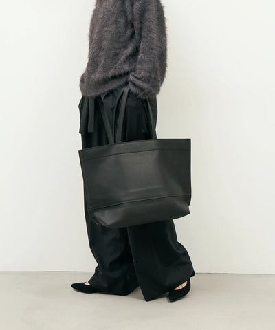 #52b/ ワイドトートL(black)/ 牛革・バレンシア