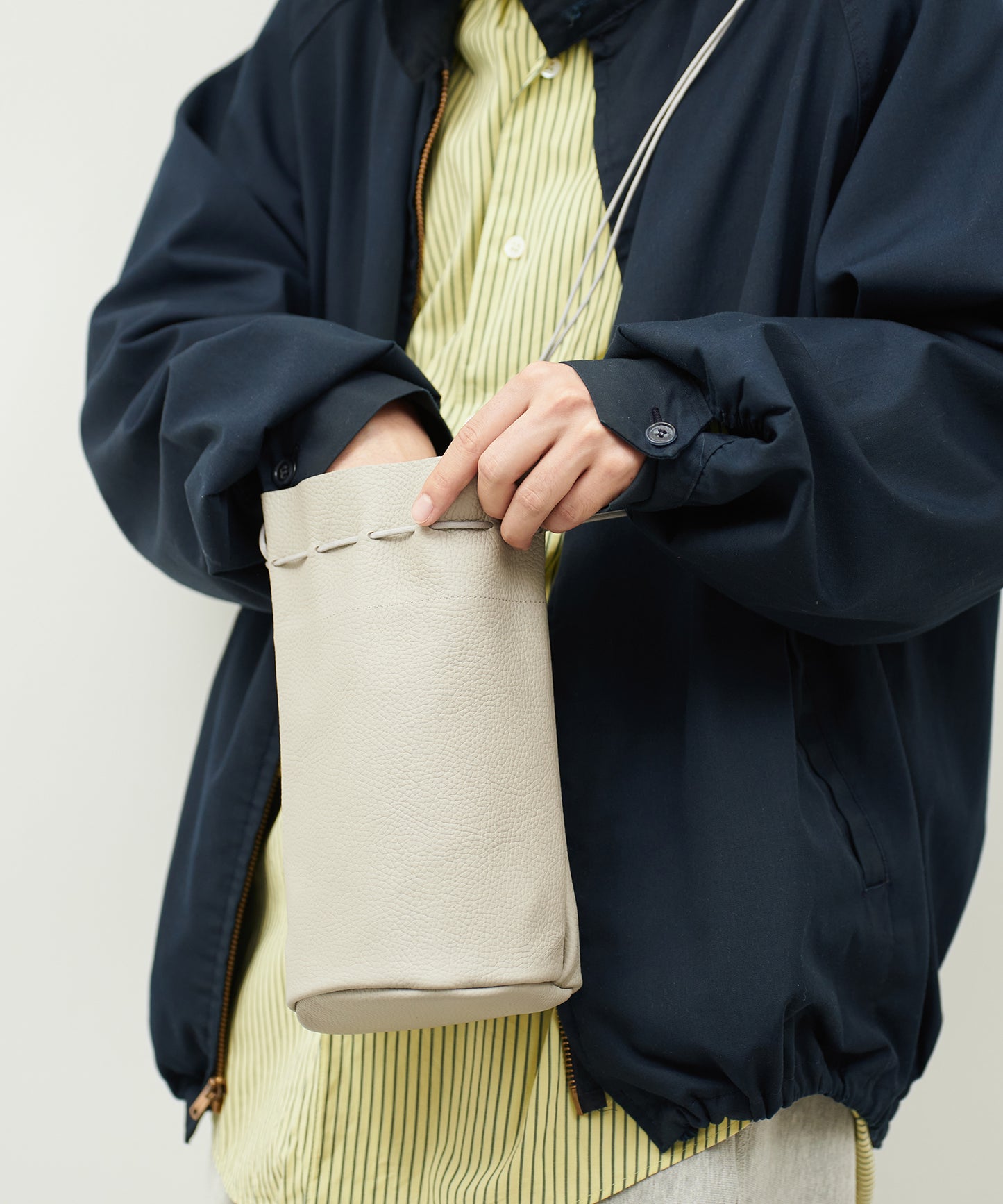 #53《~5/12 10%》キャニスターボトル(pale gray)/ 牛革・エン