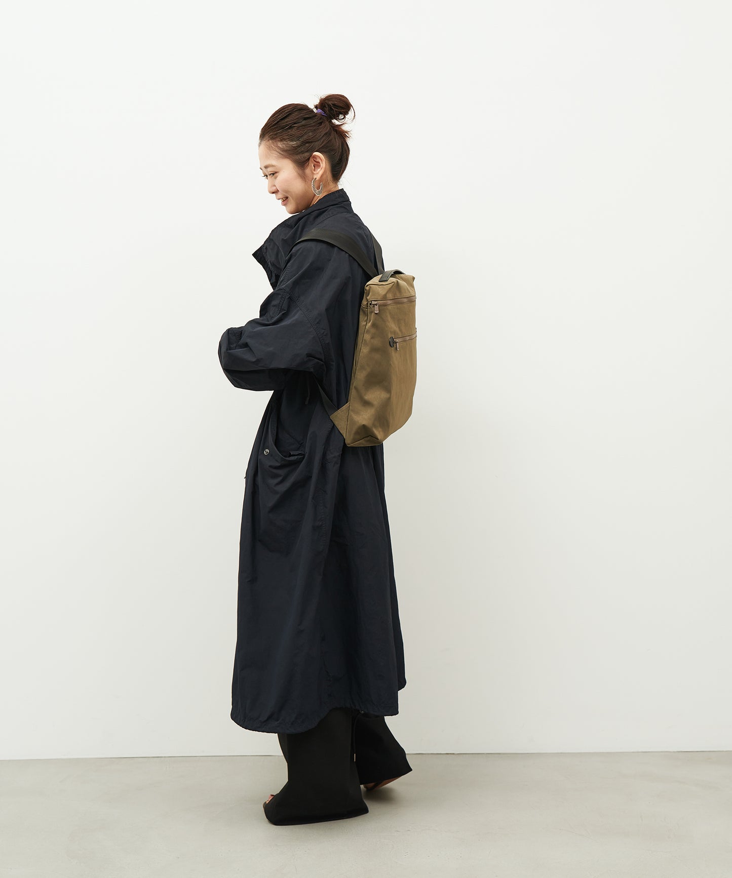 #89《~5/6 10%》フラットリュック(khaki)/ HD NYLON