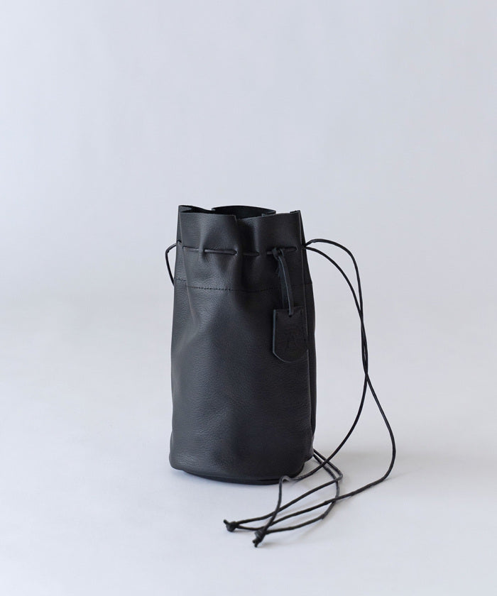 正面(参考:black)