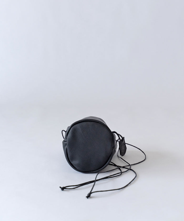 底面(参考:black)