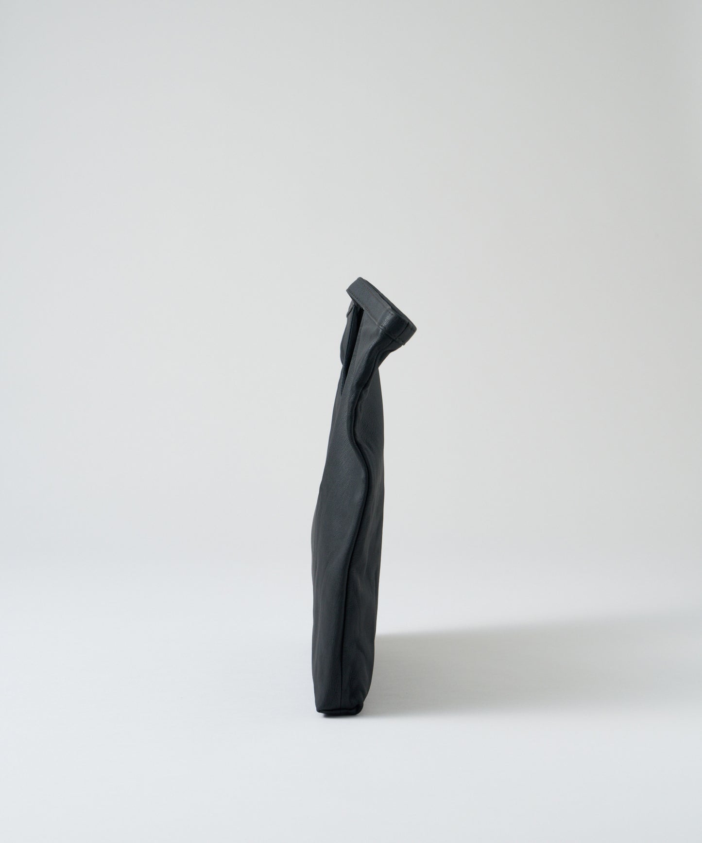 #11《BF SALE 20%》LPバッグ (black) / やぎ革・ベアー