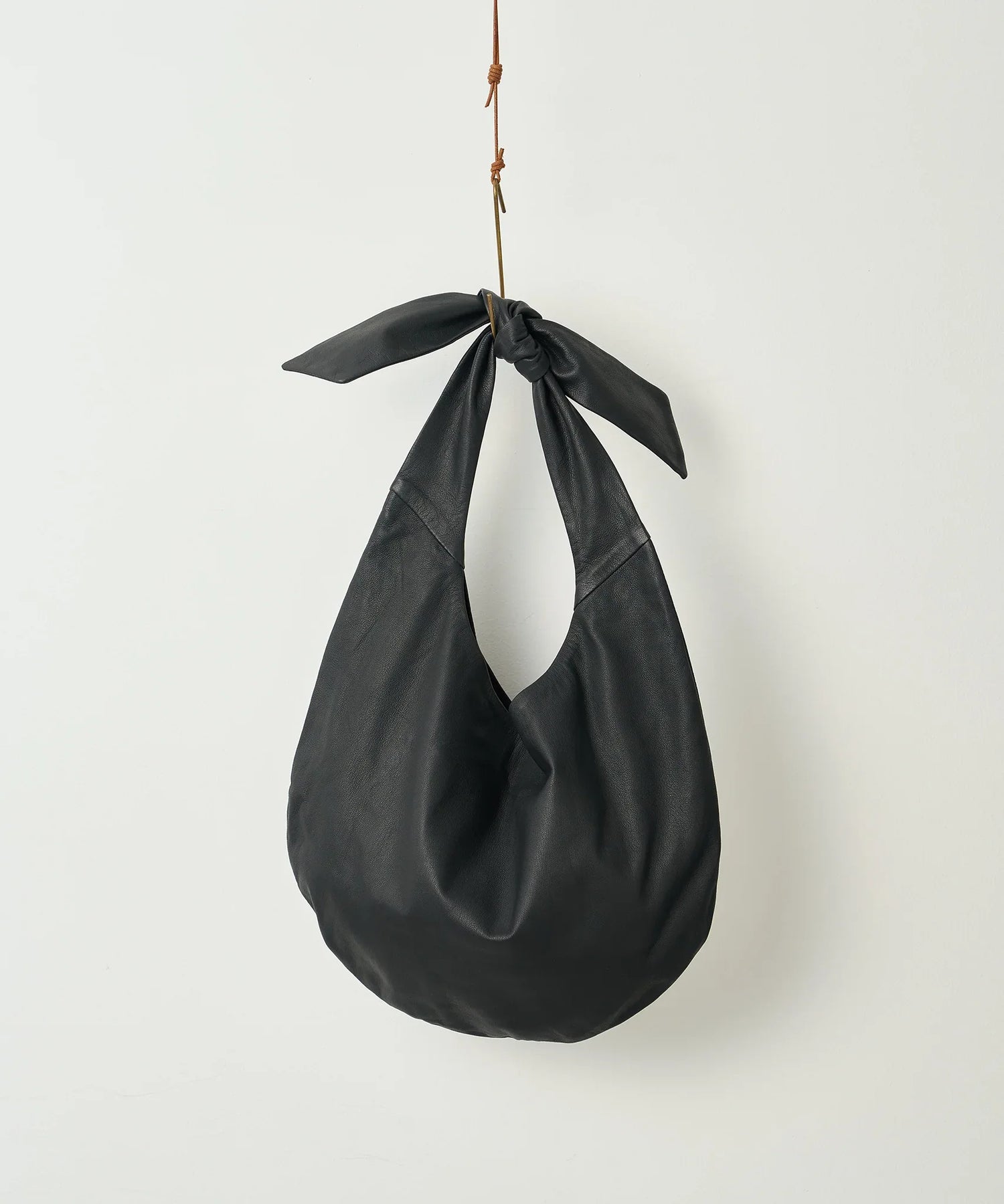 #11/ ラウンドショルダー セパレート（black）/ やぎ革・ベアー - REN