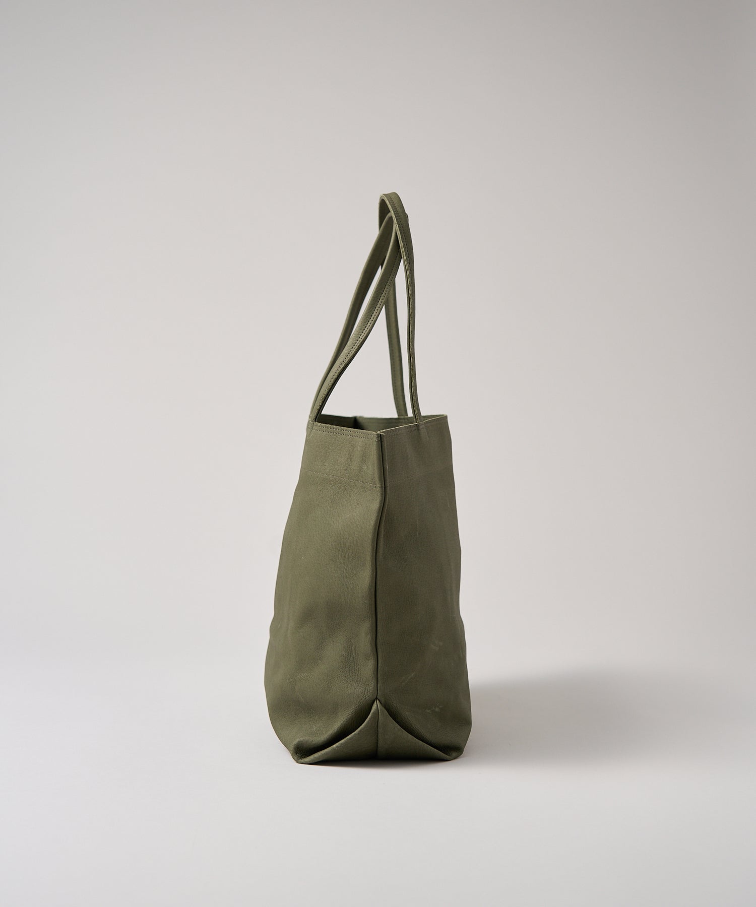 REN】《トートバッグ》シンプルで軽い、A4サイズの肩掛けレザーバッグ。