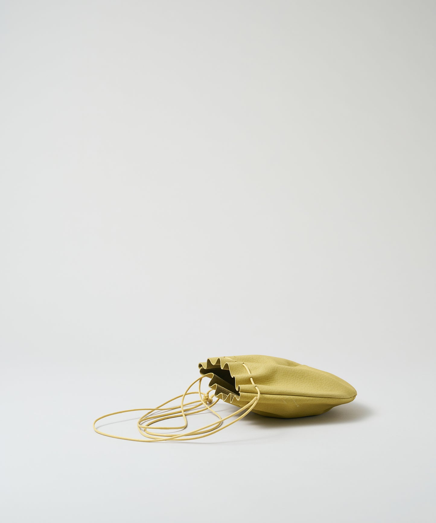 #30/ バルーンショルダー（pistachio yellow）/ ピッグスキン・ハリー