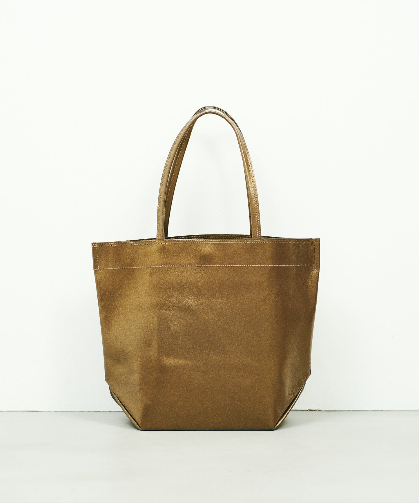 #36/ ランチバッグM（antique gold）/ ピッグスキン・ラスラ
