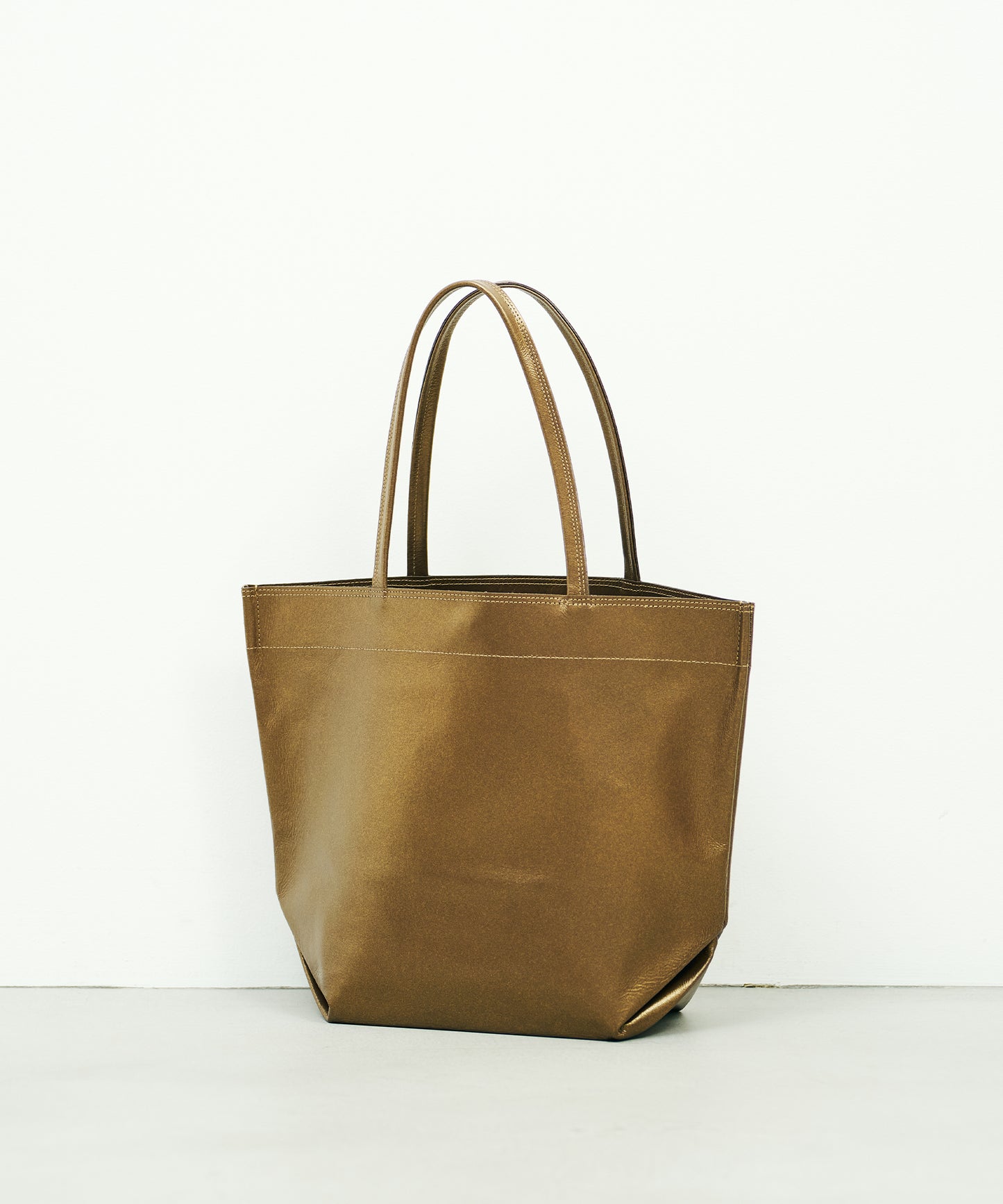 #36/ ランチバッグM（antique gold）/ ピッグスキン・ラスラ