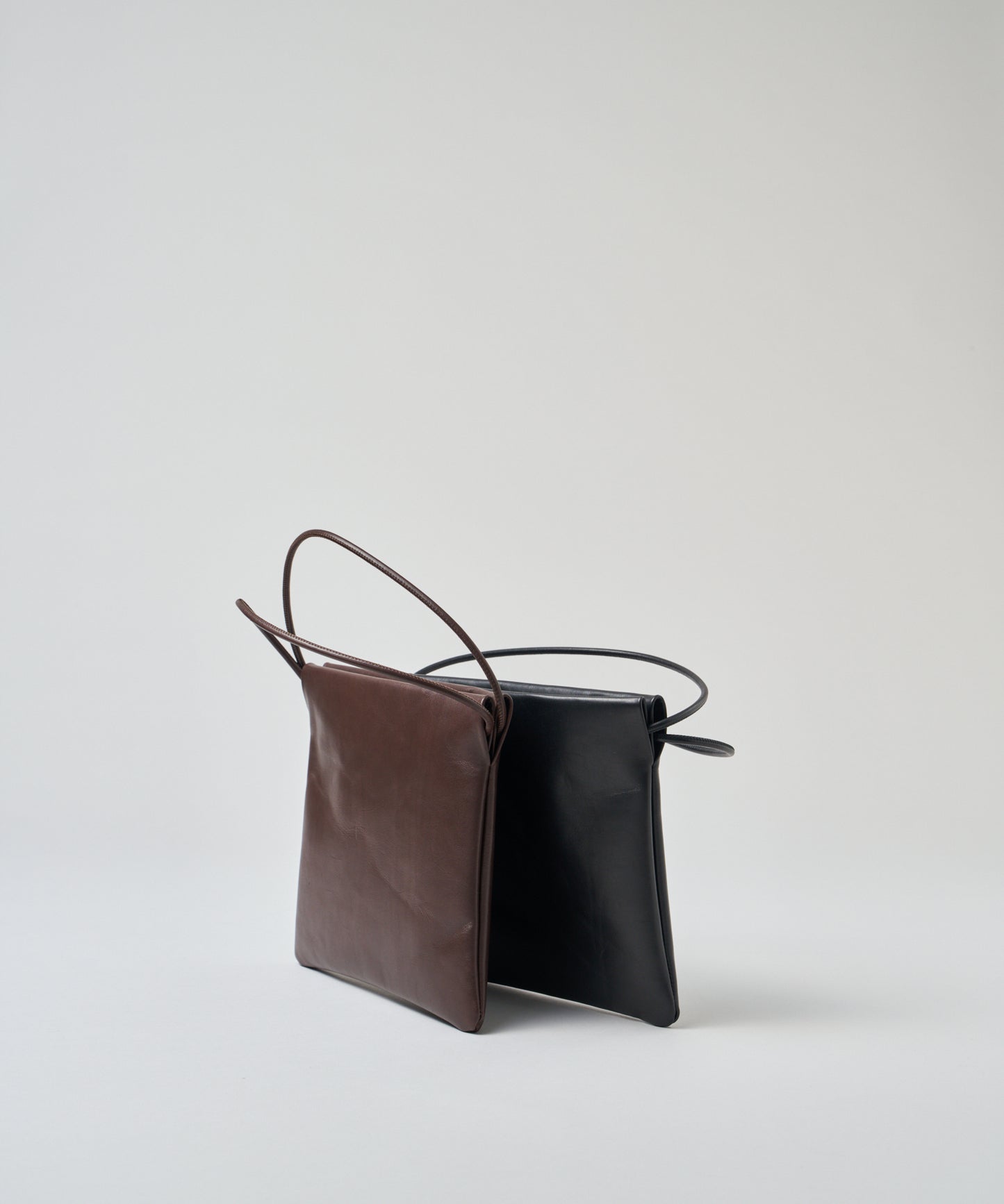 #45《BF SALE 10%》フロートミニトート（bitter brown）/ 牛革・アペルト