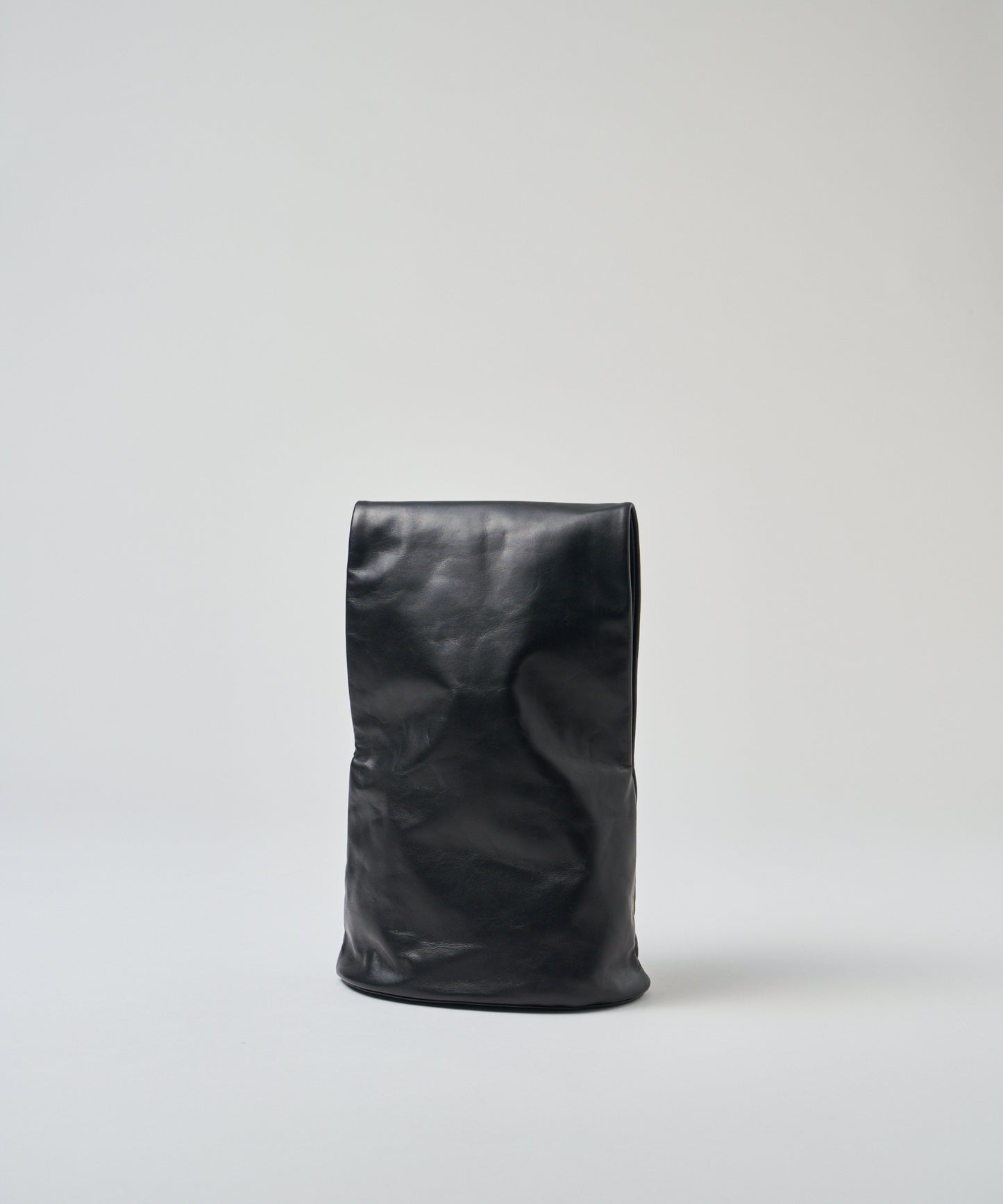 #45《BF SALE 10%》スリーブトート（black）/ 牛革・アペルト