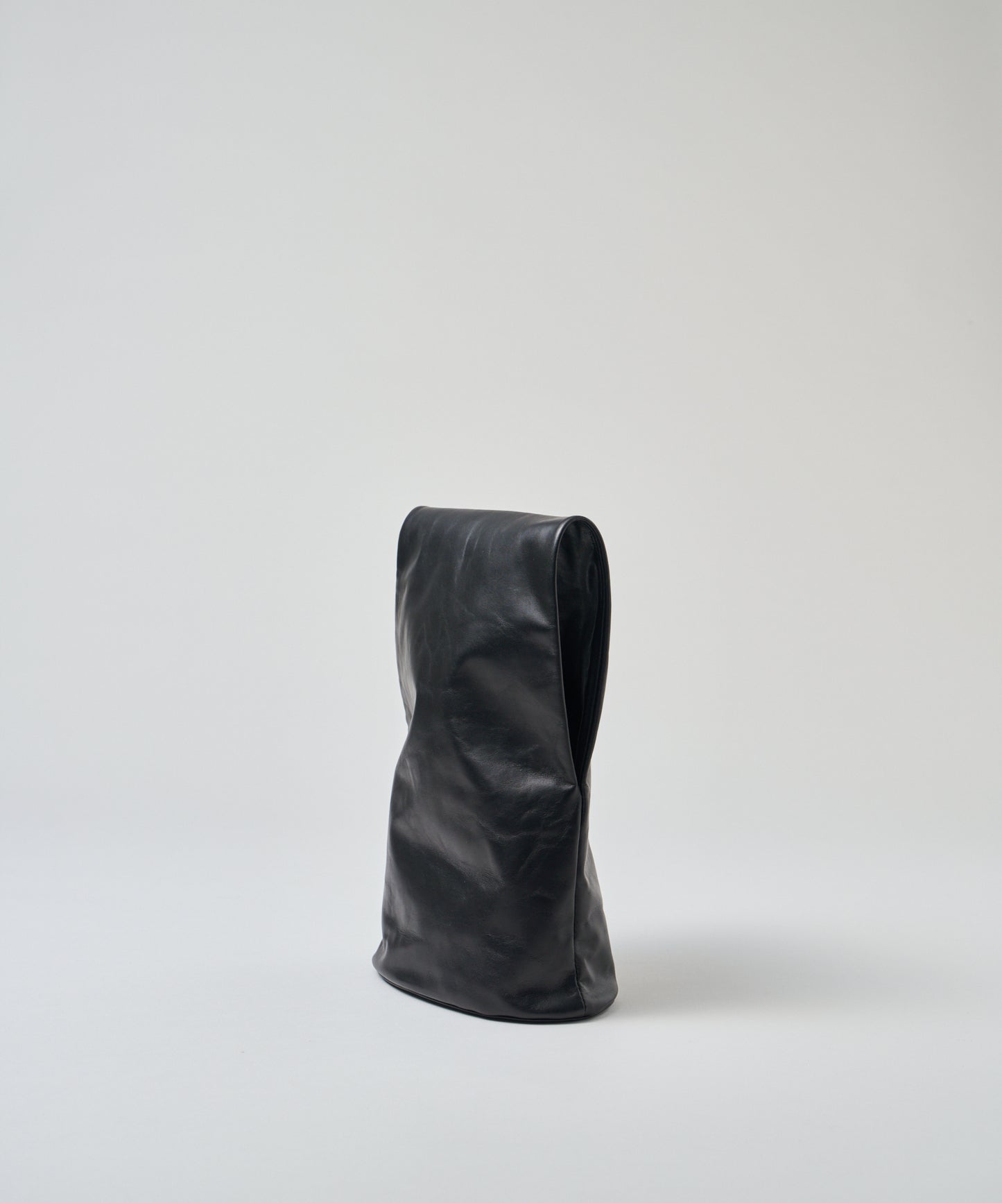 #45《BF SALE 10%》スリーブトート（black）/ 牛革・アペルト